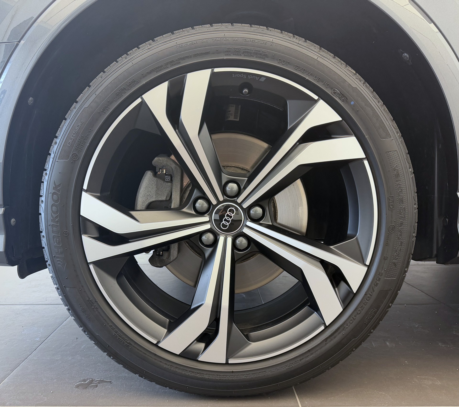 AUDI Q3 45 TFSI quattro S-tronic-image-2