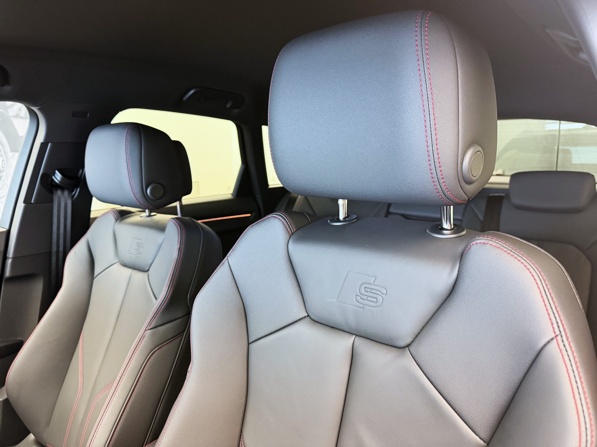 AUDI Q3 45 TFSI quattro S-tronic-image-6