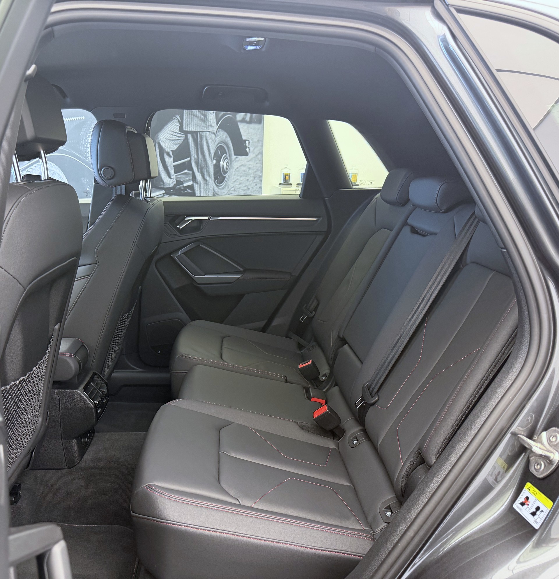 AUDI Q3 45 TFSI quattro S-tronic-image-21