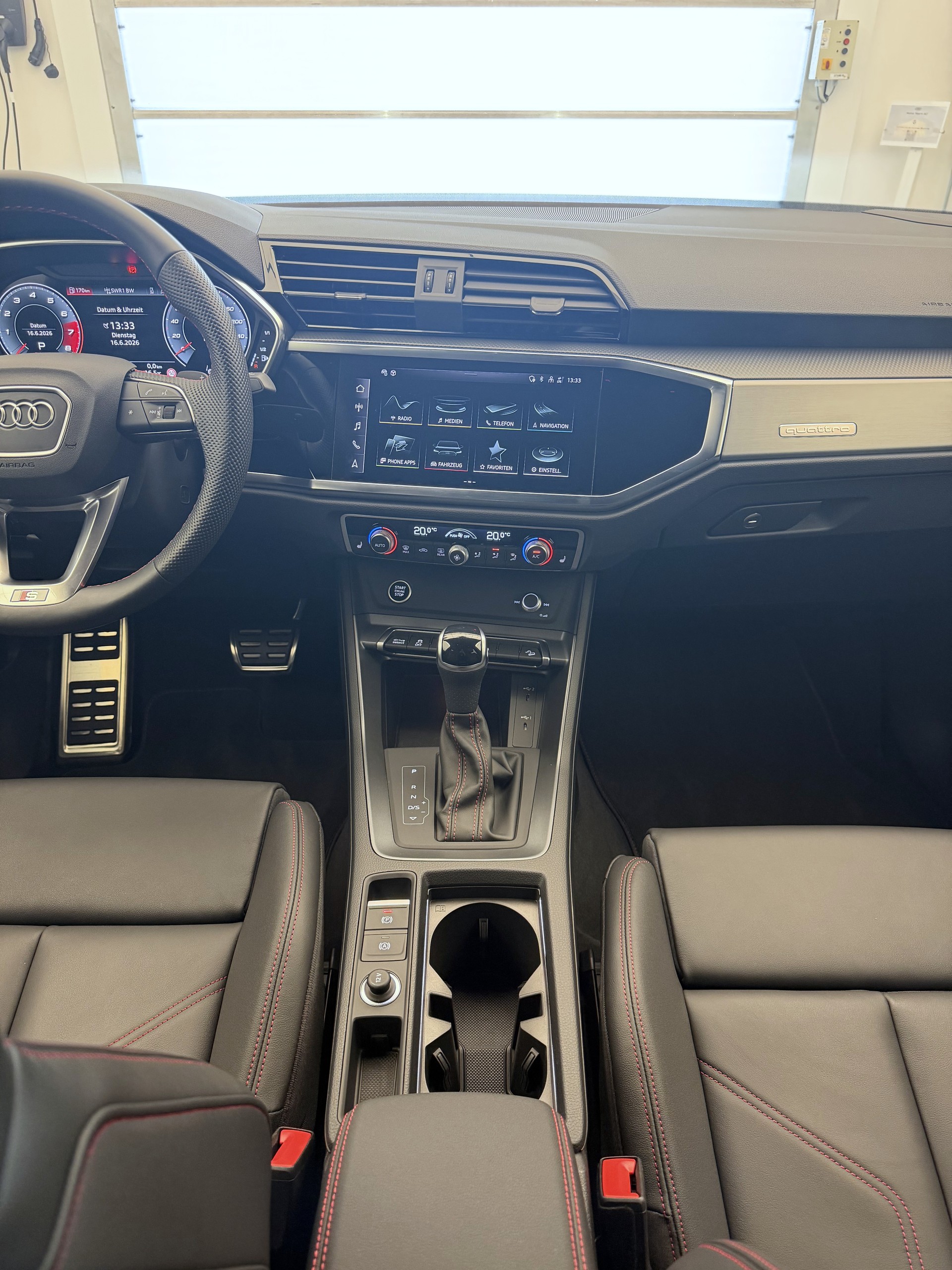 AUDI Q3 45 TFSI quattro S-tronic-image-13