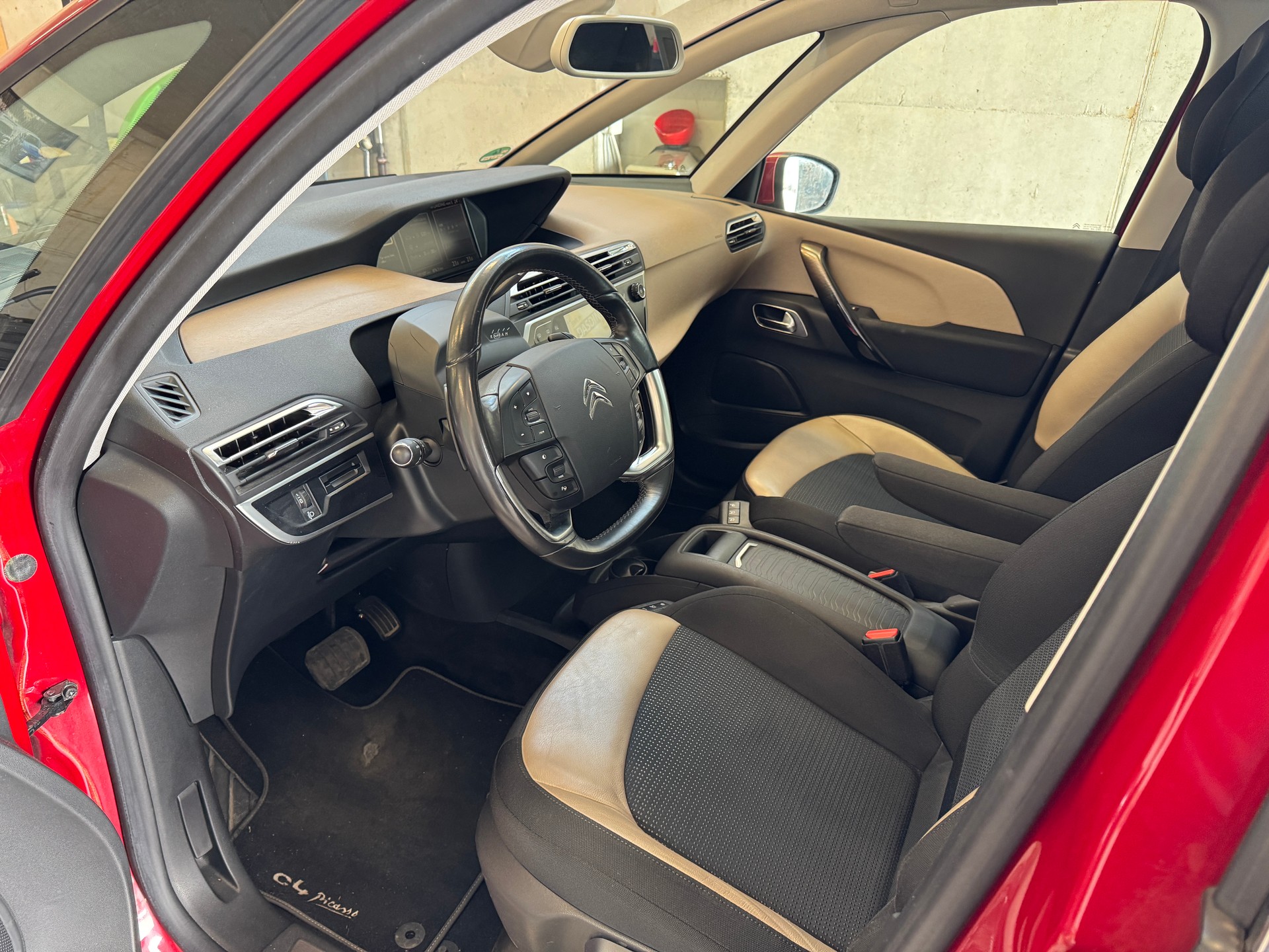 CITROEN C4 Picasso 1.6 e-HDi Attraction ETG6-image-6