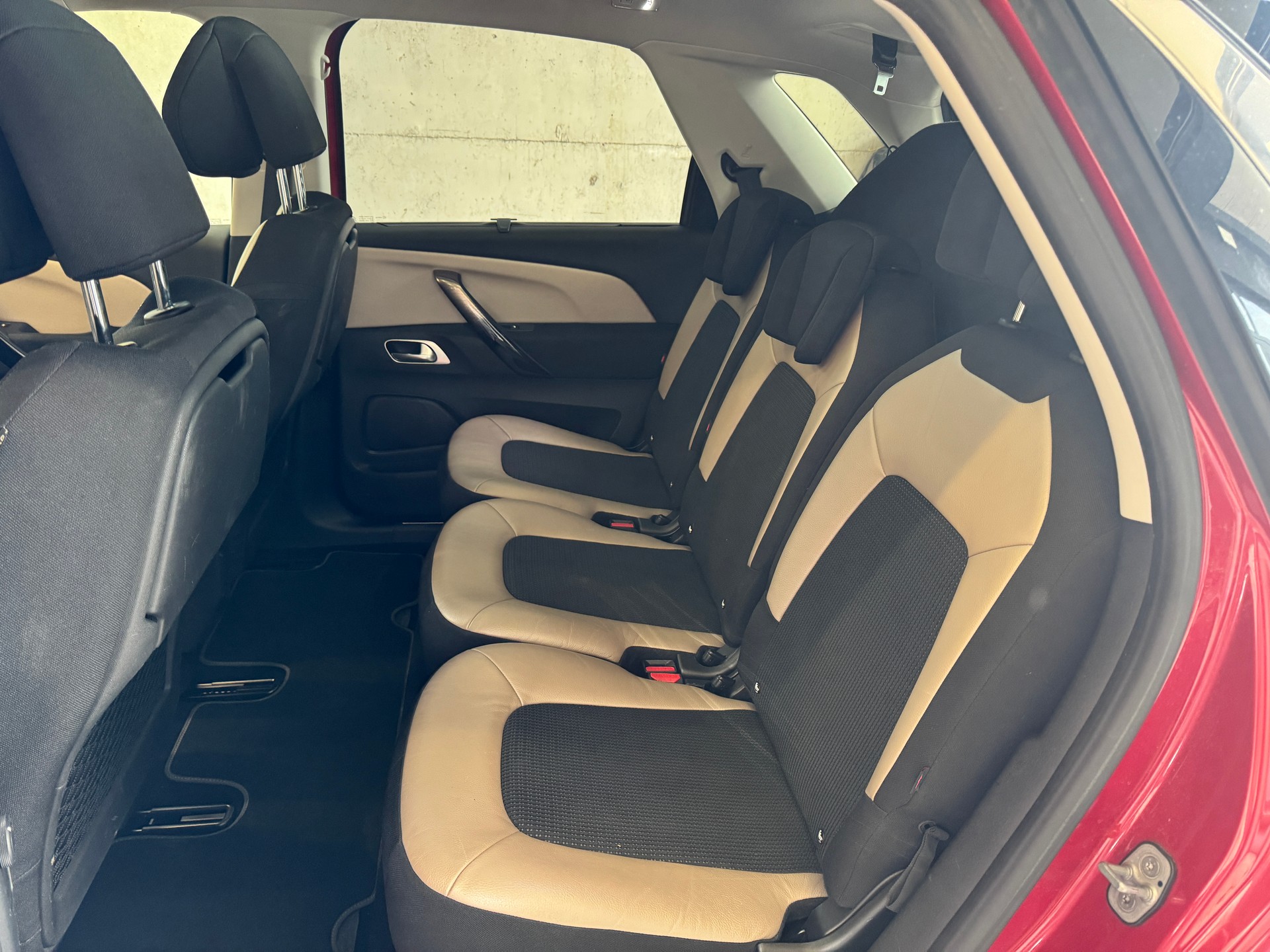 CITROEN C4 Picasso 1.6 e-HDi Attraction ETG6-image-8
