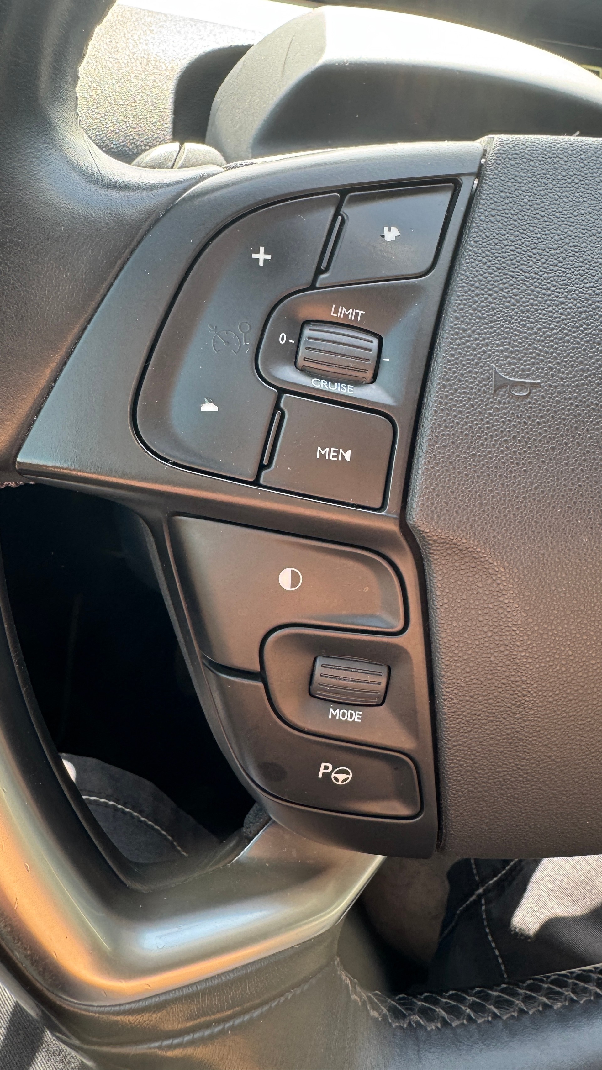CITROEN C4 Picasso 1.6 e-HDi Attraction ETG6-image-14