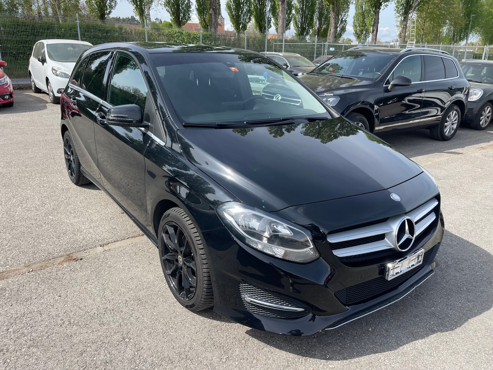MERCEDES-BENZ B 180 AMG Line 7G-DCT-image-1