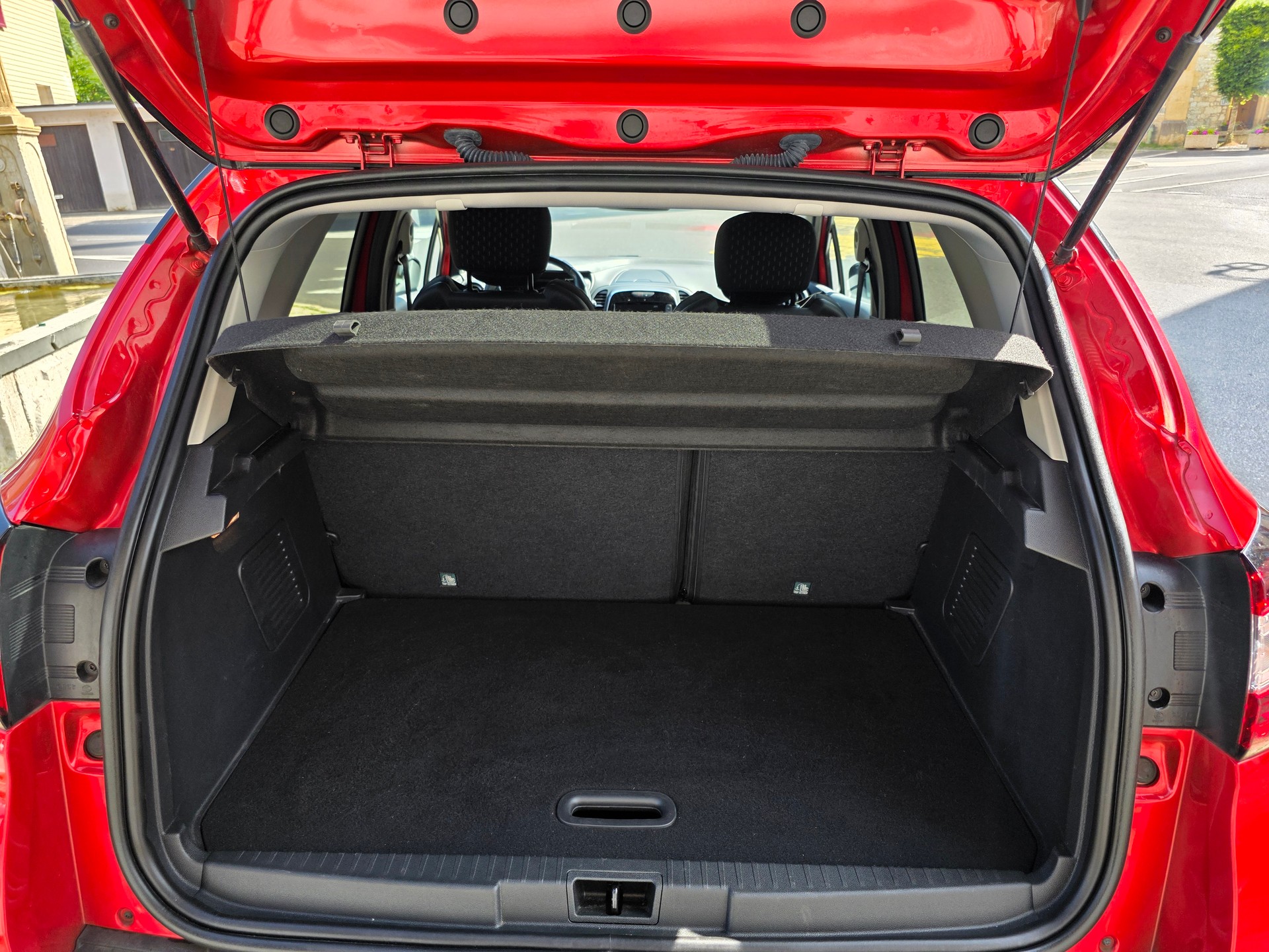 RENAULT Captur 1.2 T 16V Editione One EDC-image-12