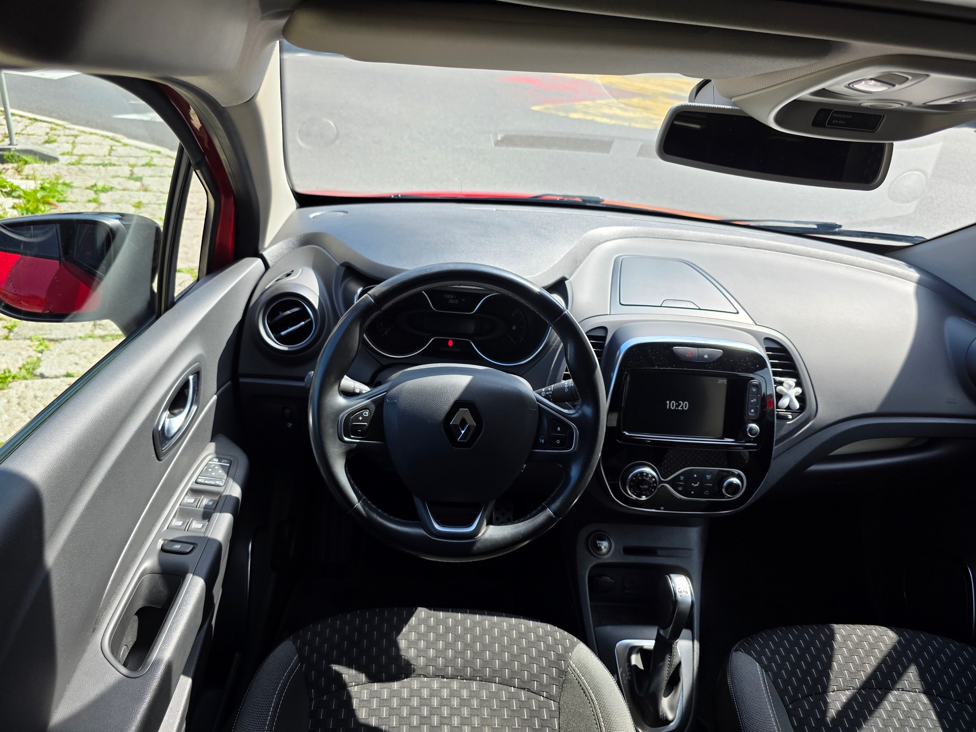 RENAULT Captur 1.2 T 16V Editione One EDC-image-7