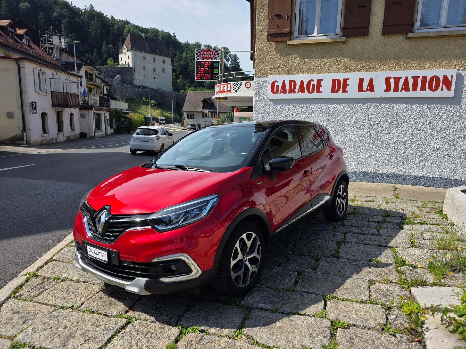 RENAULT Captur 1.2 T 16V Editione One EDC-image-0