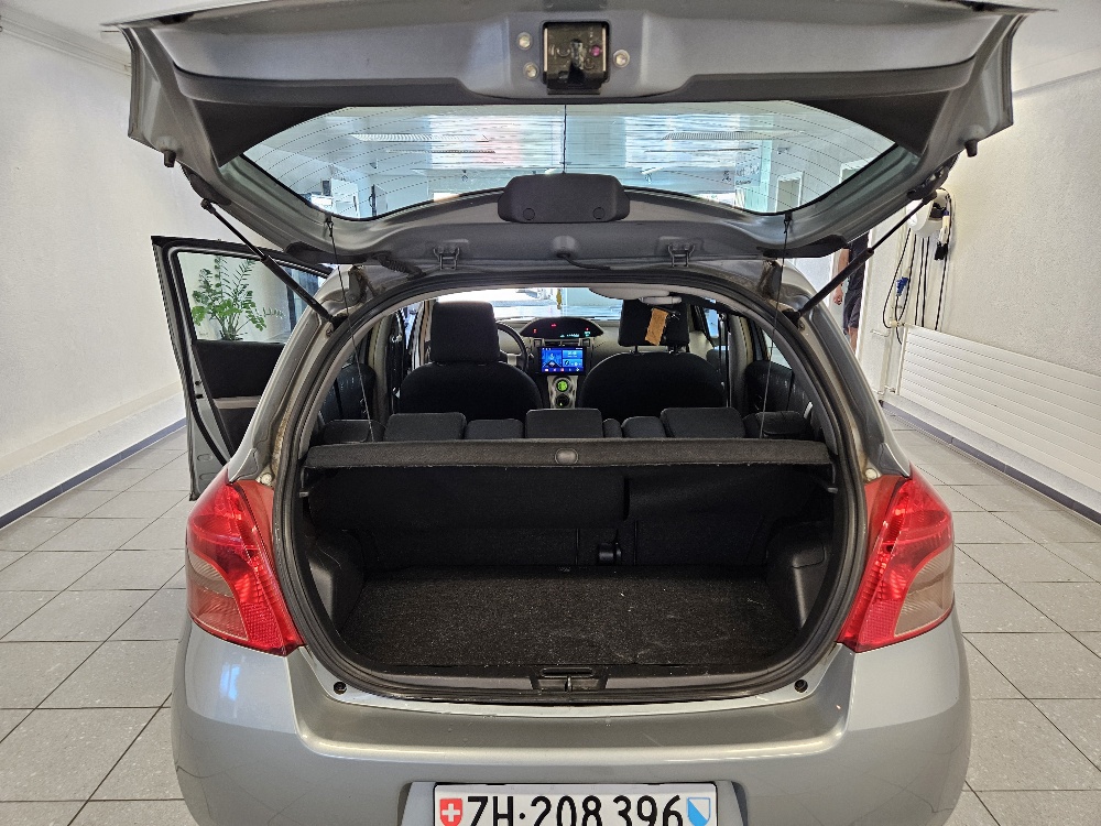 TOYOTA Yaris 1.3 Linea Luna-image-13