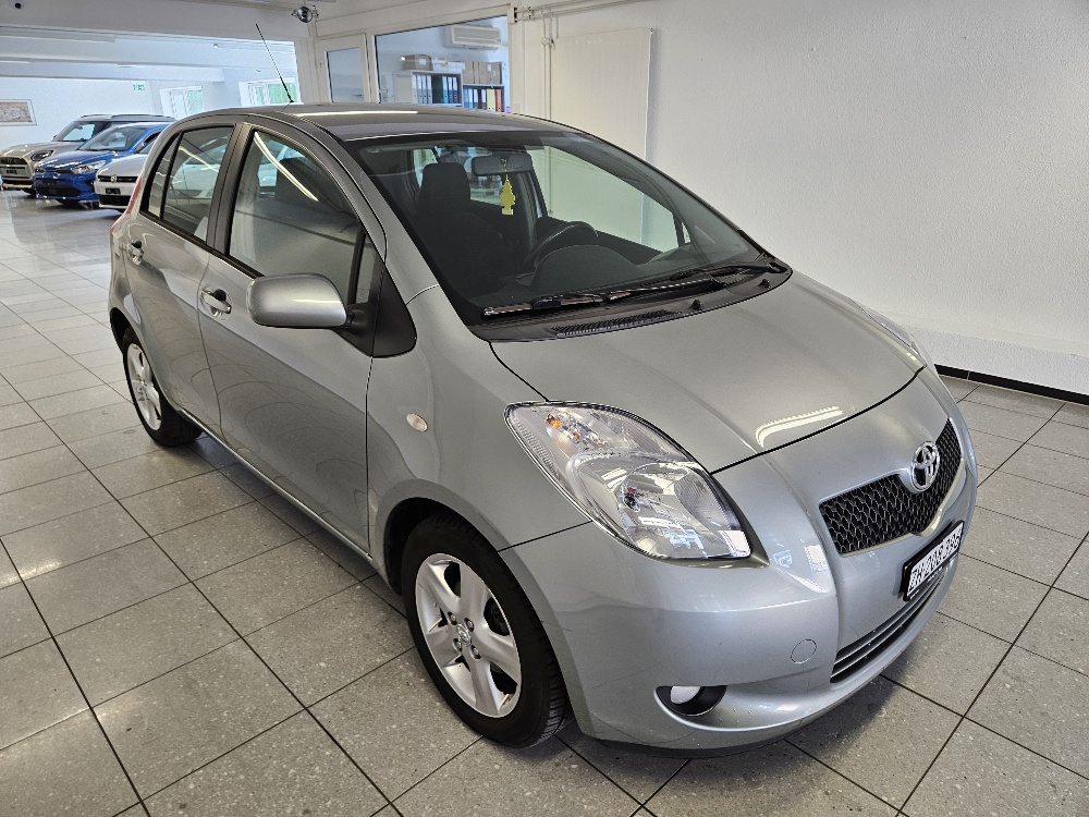TOYOTA Yaris 1.3 Linea Luna-image-2