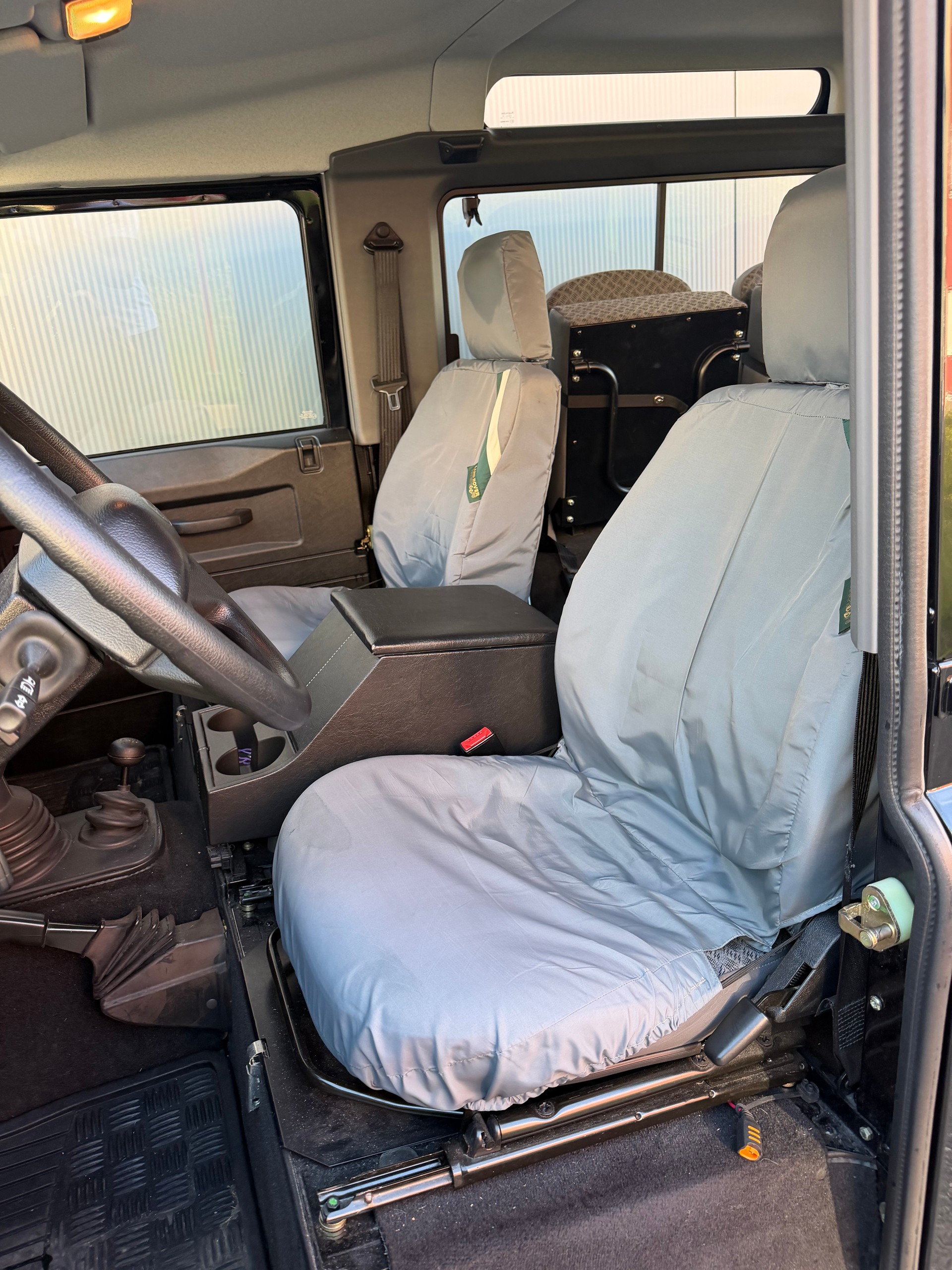 LAND ROVER Defender 90 TD5 *lowMile*-image-6