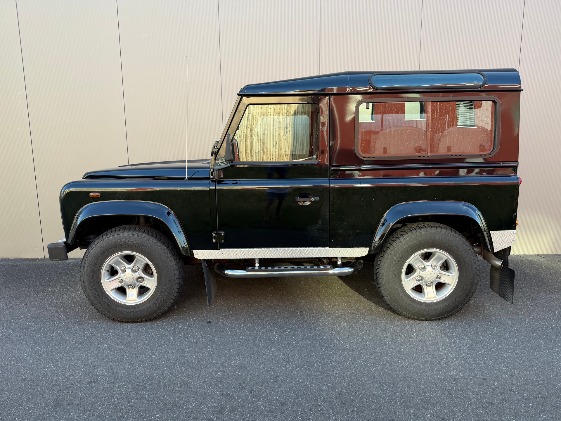 LAND ROVER Defender 90 TD5 *lowMile*-image-1
