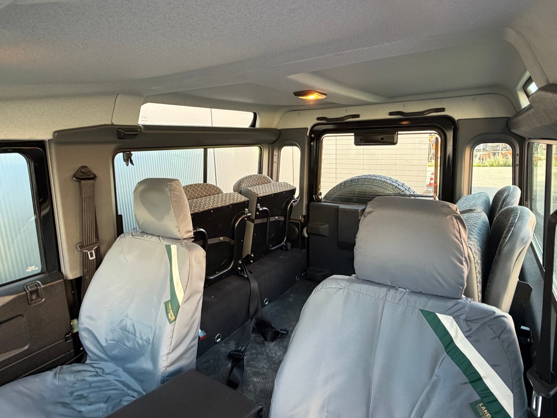 LAND ROVER Defender 90 TD5 *lowMile*-image-7