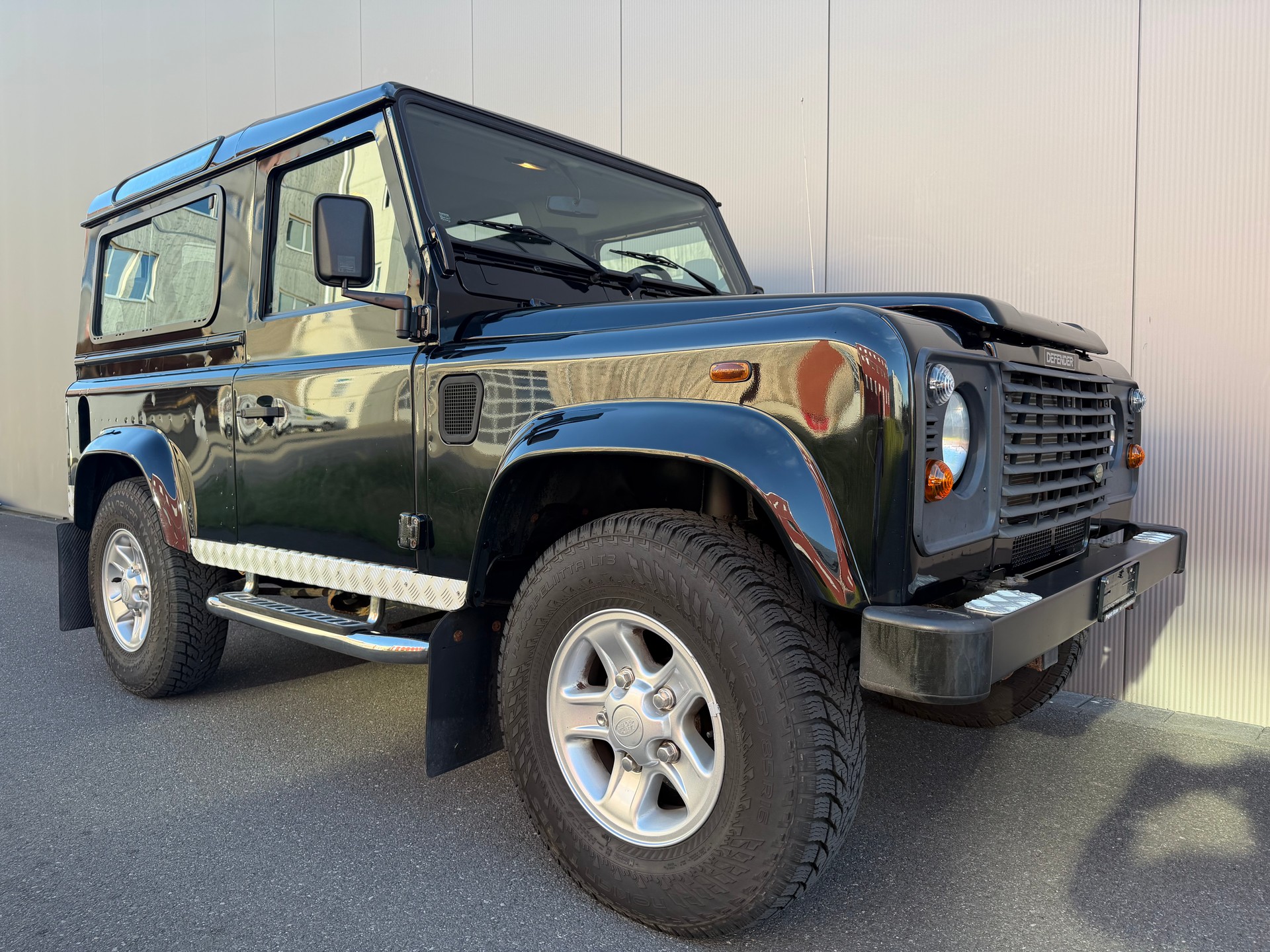 LAND ROVER Defender 90 TD5 *lowMile*-image-3