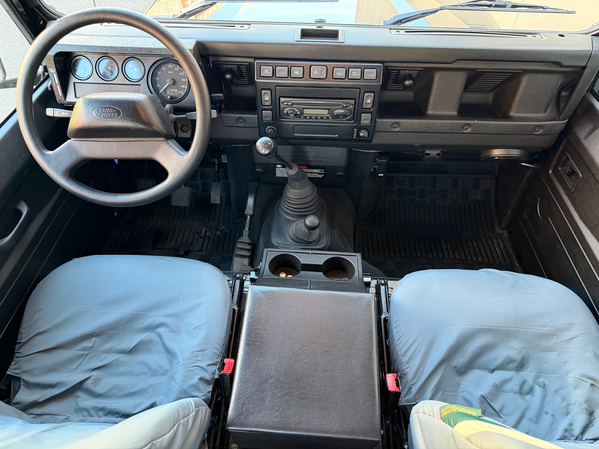 LAND ROVER Defender 90 TD5 *lowMile*-image-8