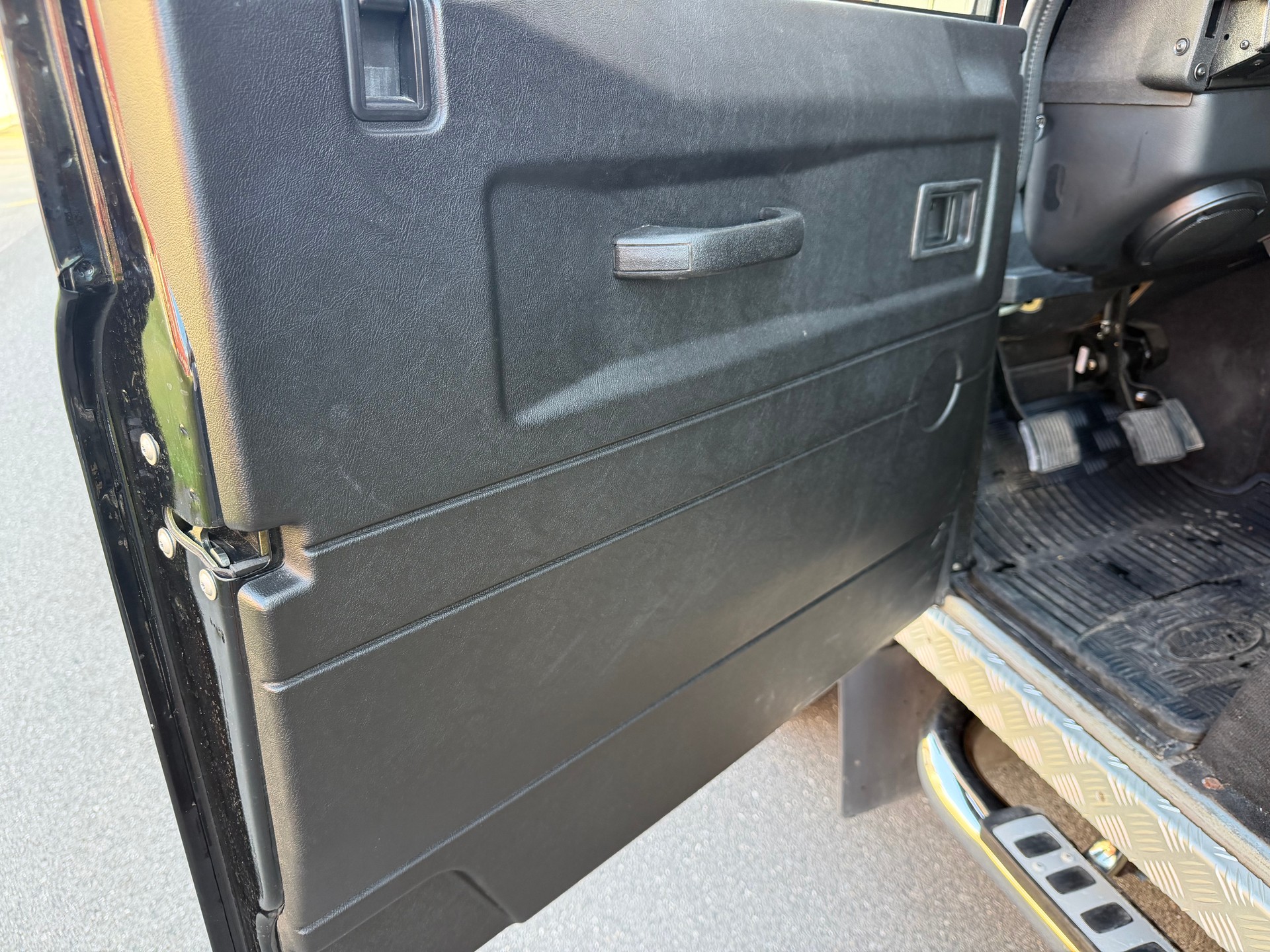 LAND ROVER Defender 90 TD5 *lowMile*-image-17