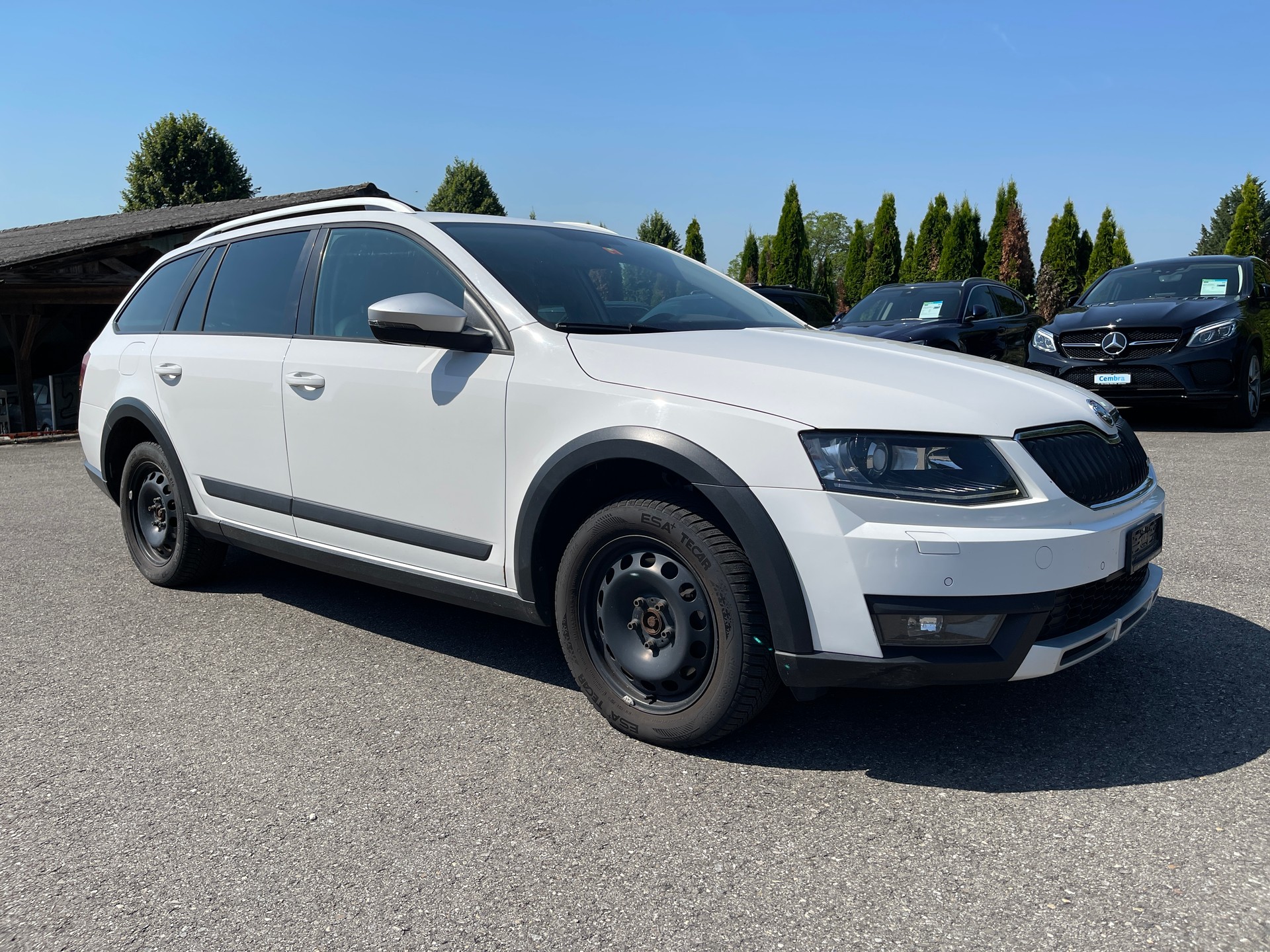 SKODA Octavia Combi 2.0 TDI Scout 4x4 DSG-image-4