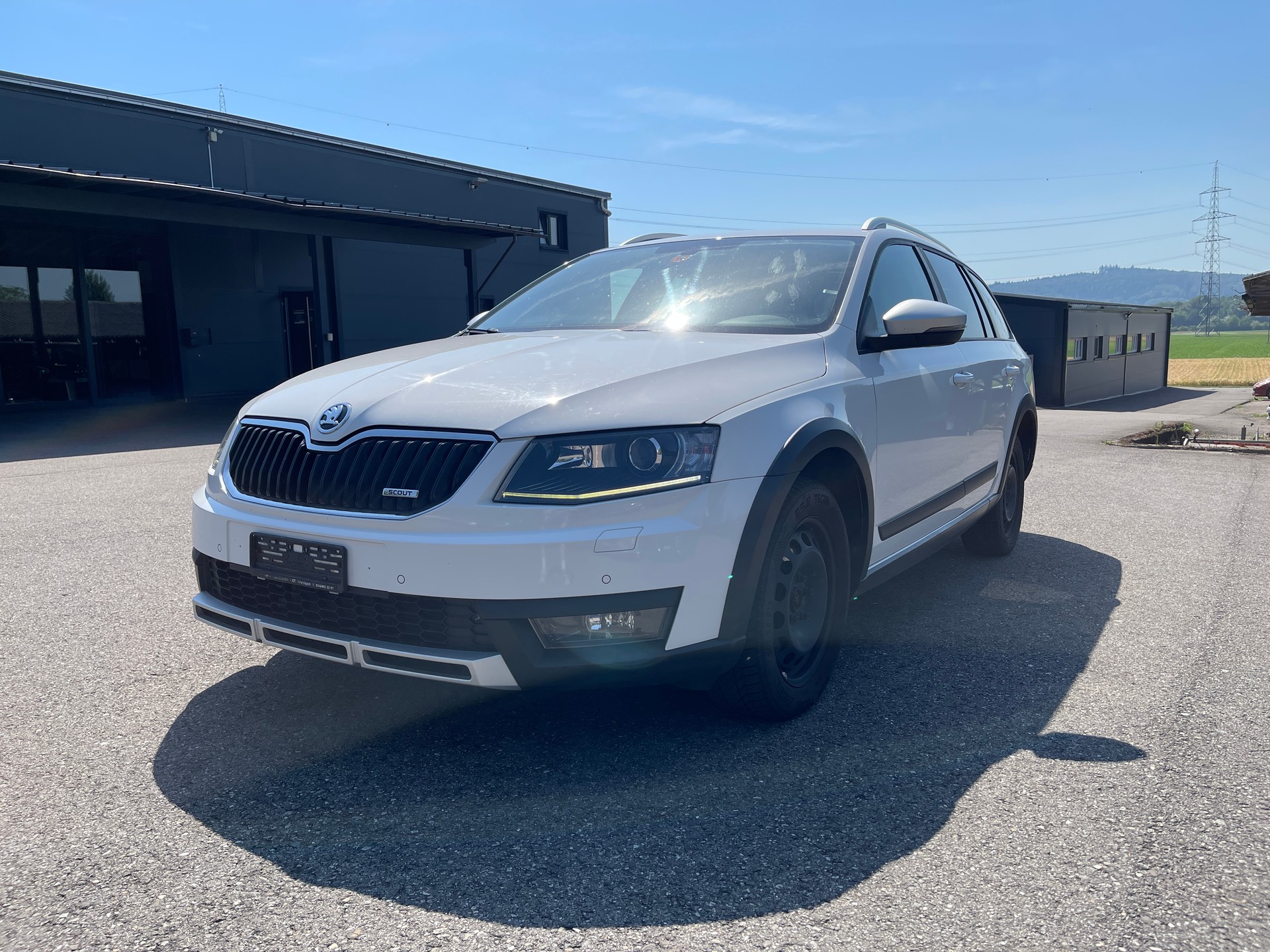 SKODA Octavia Combi 2.0 TDI Scout 4x4 DSG-image-0