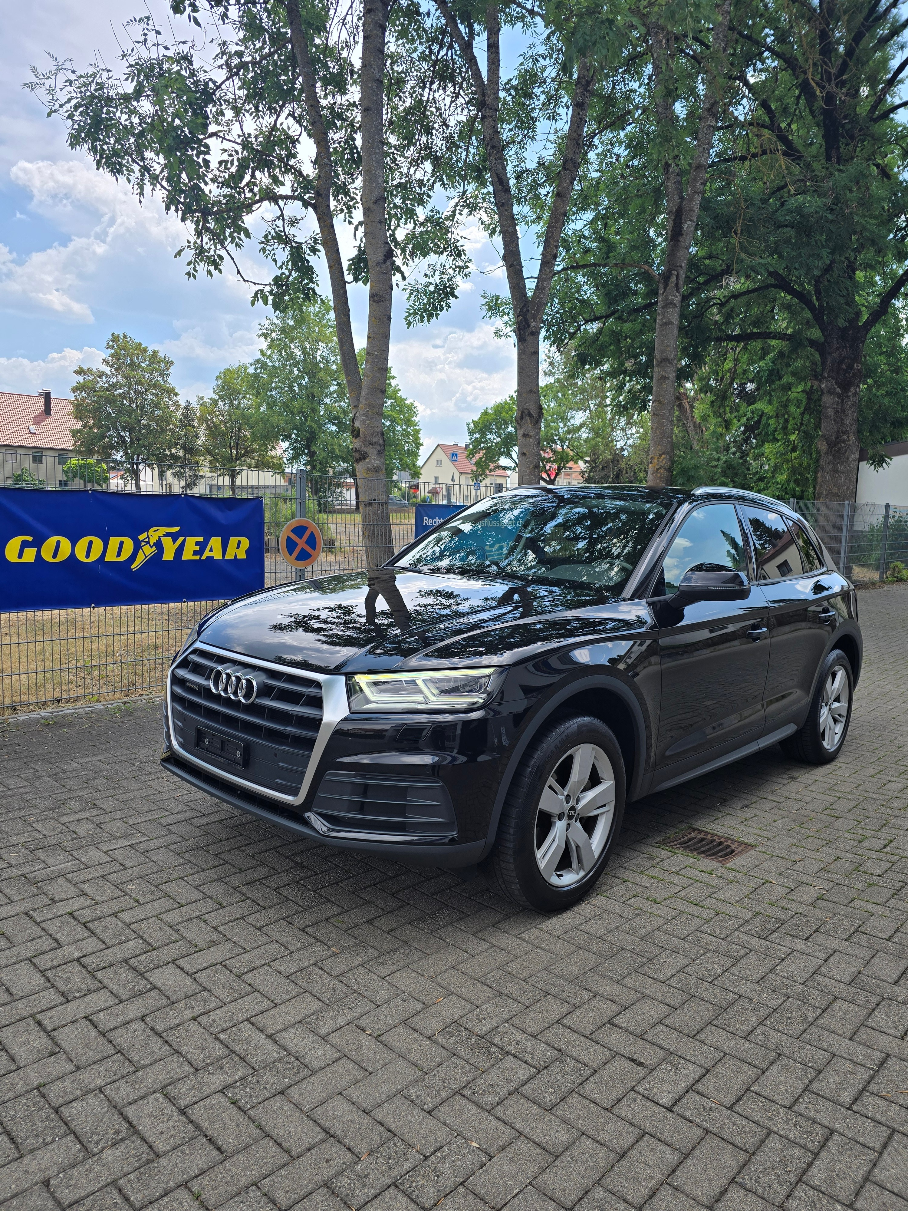 AUDI 2.0 40 TDI Design qu. S-Tronic — slika 1