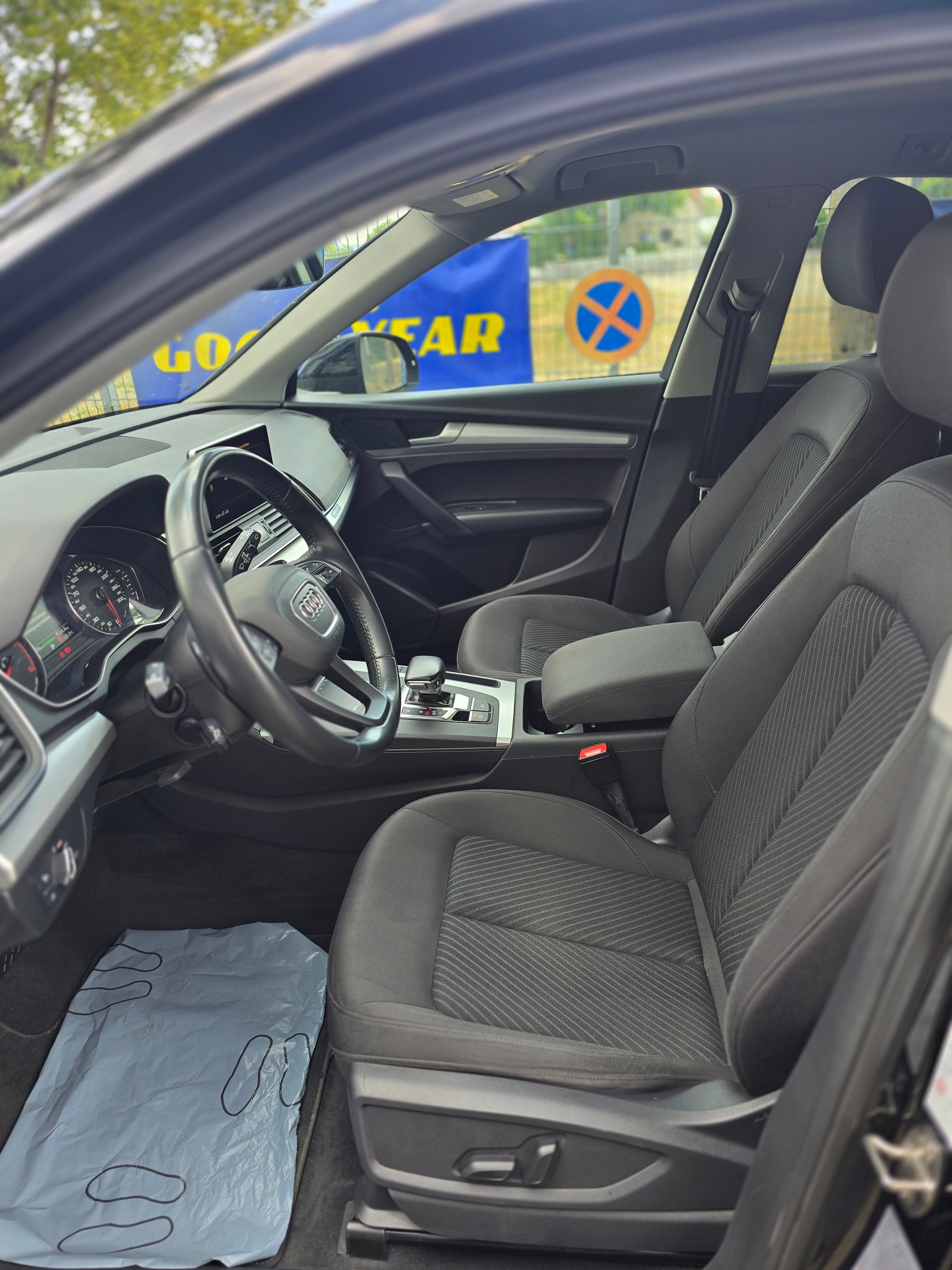 AUDI 2.0 40 TDI Design qu. S-Tronic-image-3