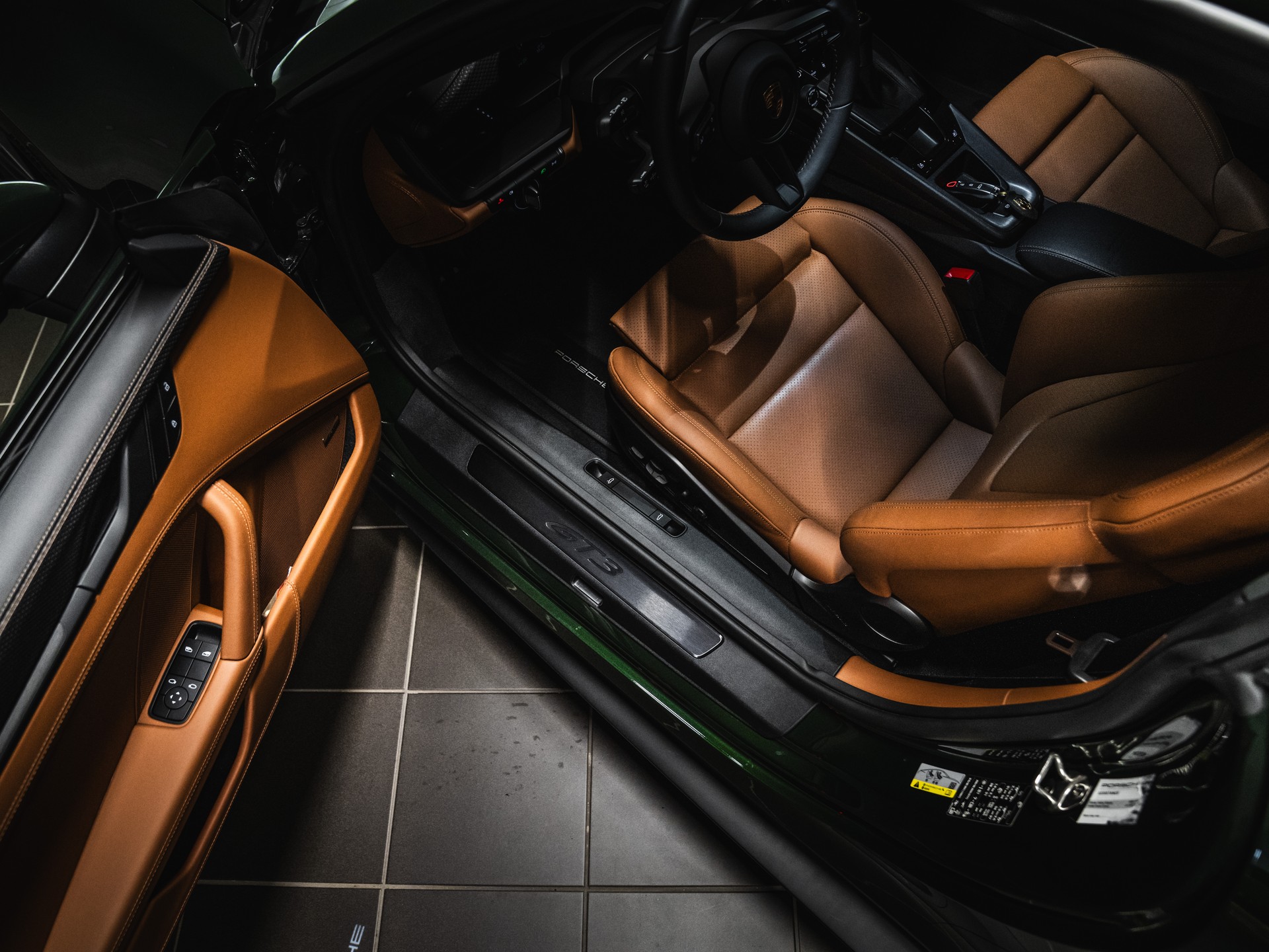 PORSCHE 911 Carrera GT3 PDK Touring-image-7