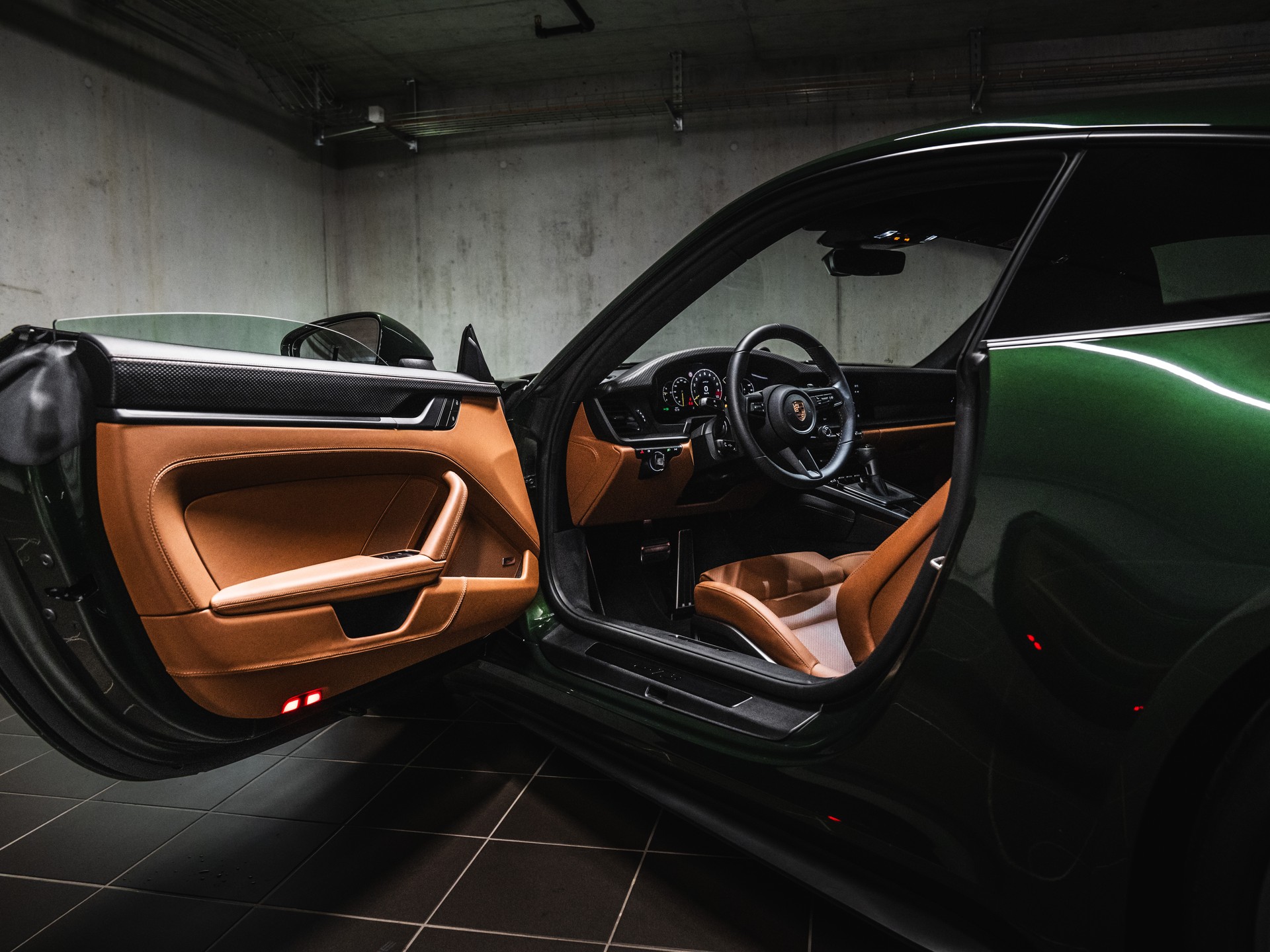 PORSCHE 911 Carrera GT3 PDK Touring-image-6