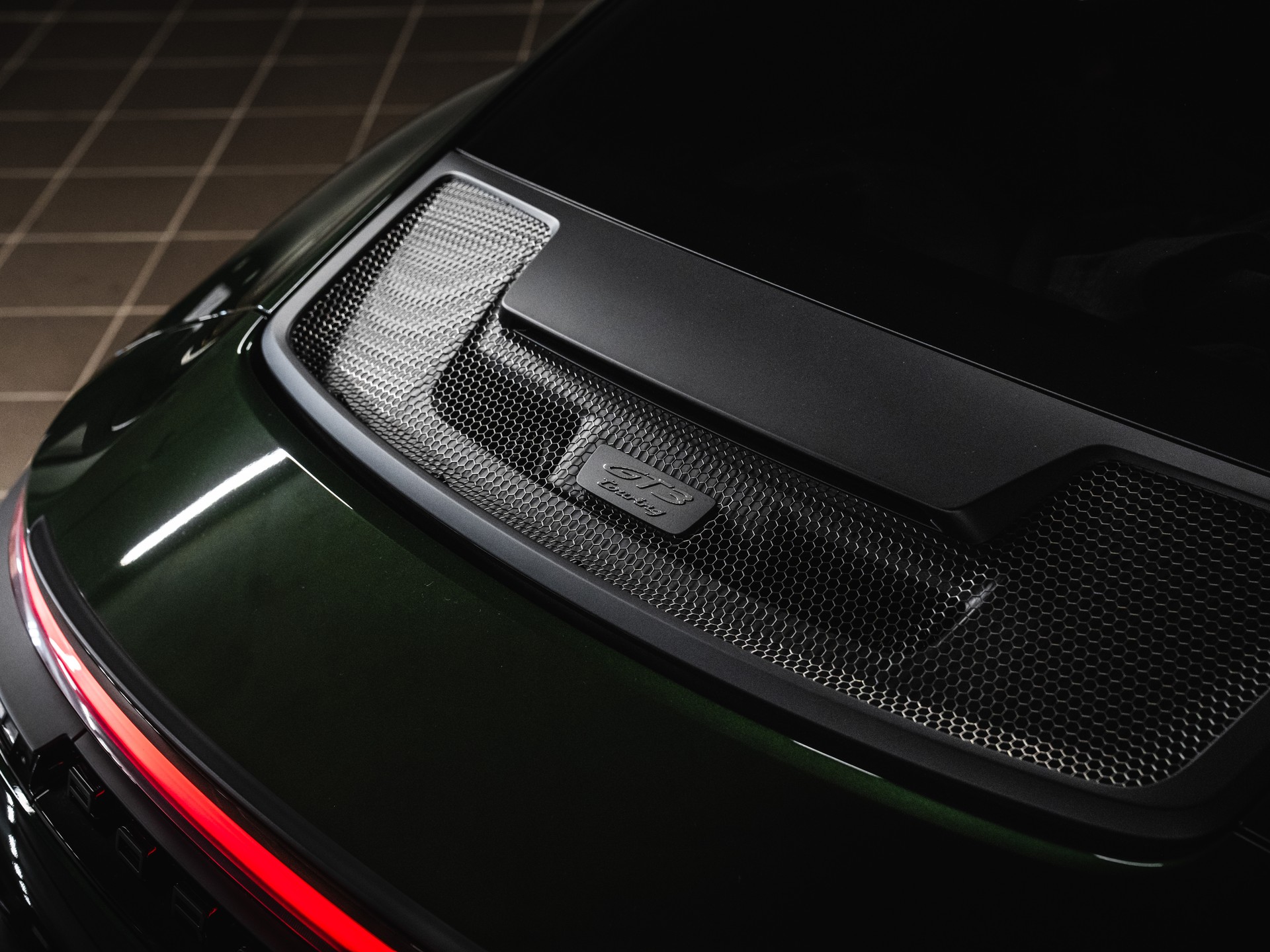 PORSCHE 911 Carrera GT3 PDK Touring-image-12