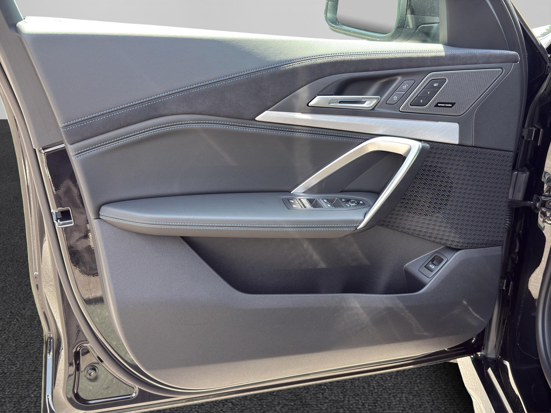 BMW X1 30e xDrive M Sport-image-10