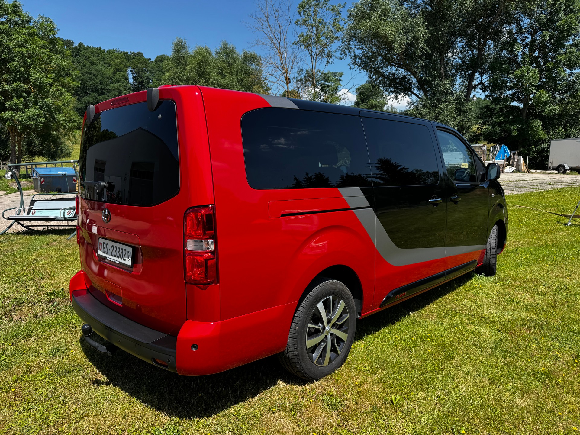 TOYOTA L2 VIP 2.0D-image-2