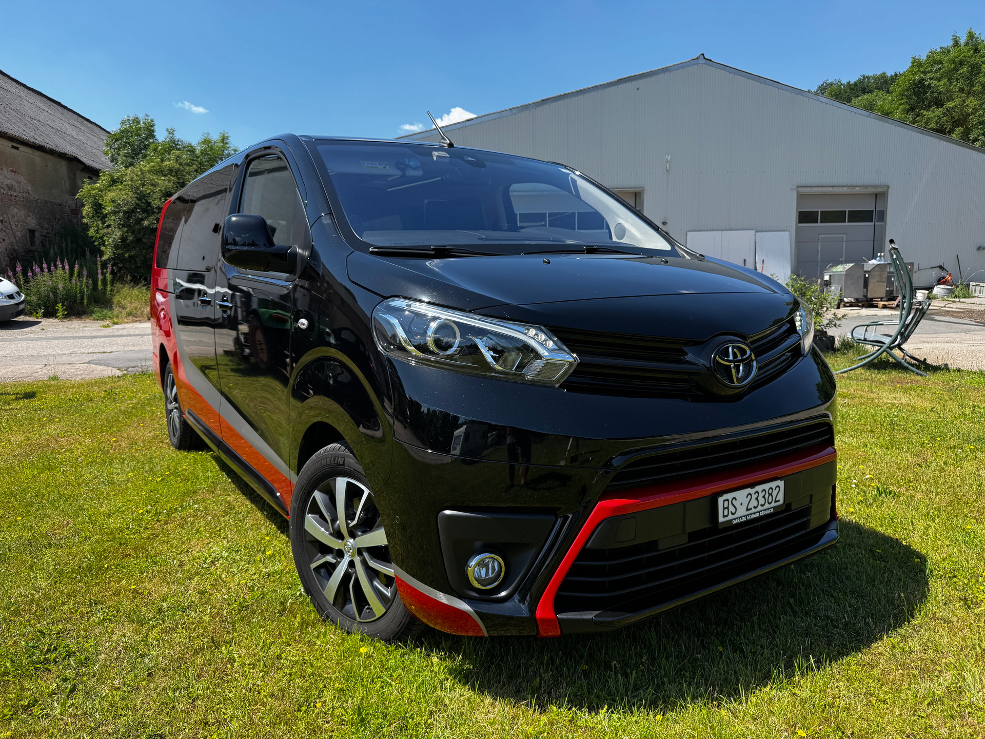 TOYOTA L2 VIP 2.0D-image-0