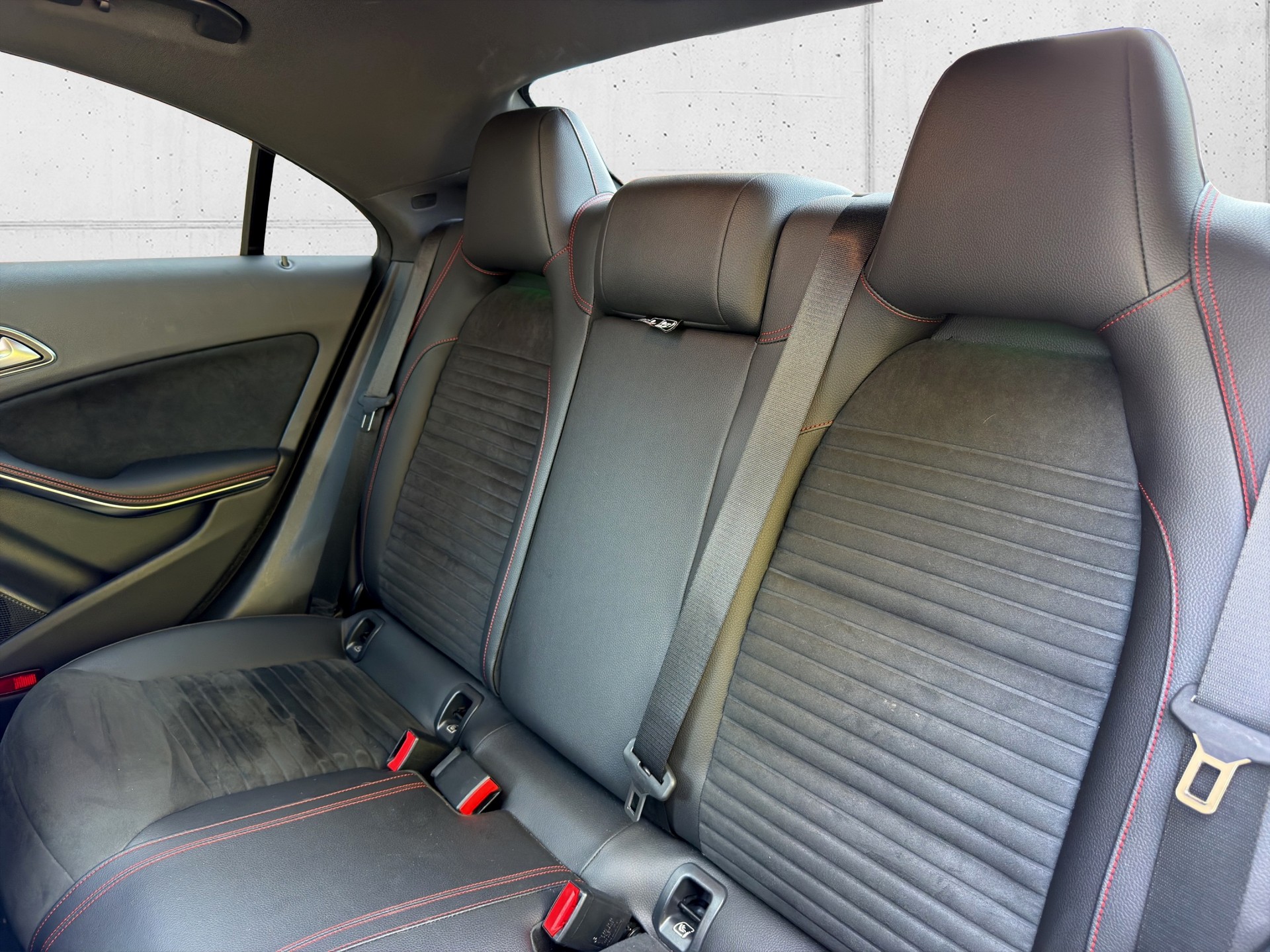 MERCEDES-BENZ CLA 220 AMG Line 4Matic 7G-DCT-image-24