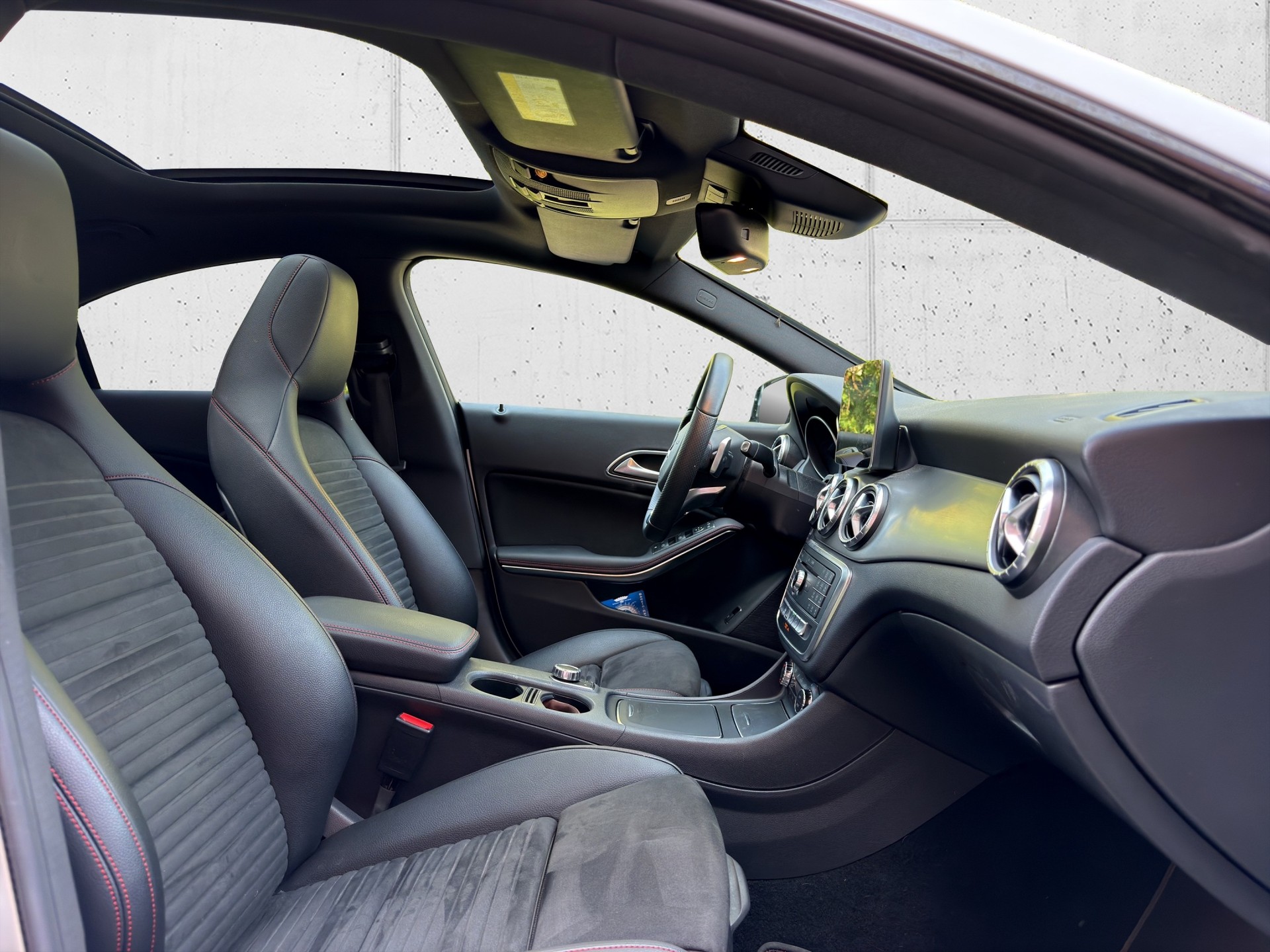 MERCEDES-BENZ CLA 220 AMG Line 4Matic 7G-DCT-image-21