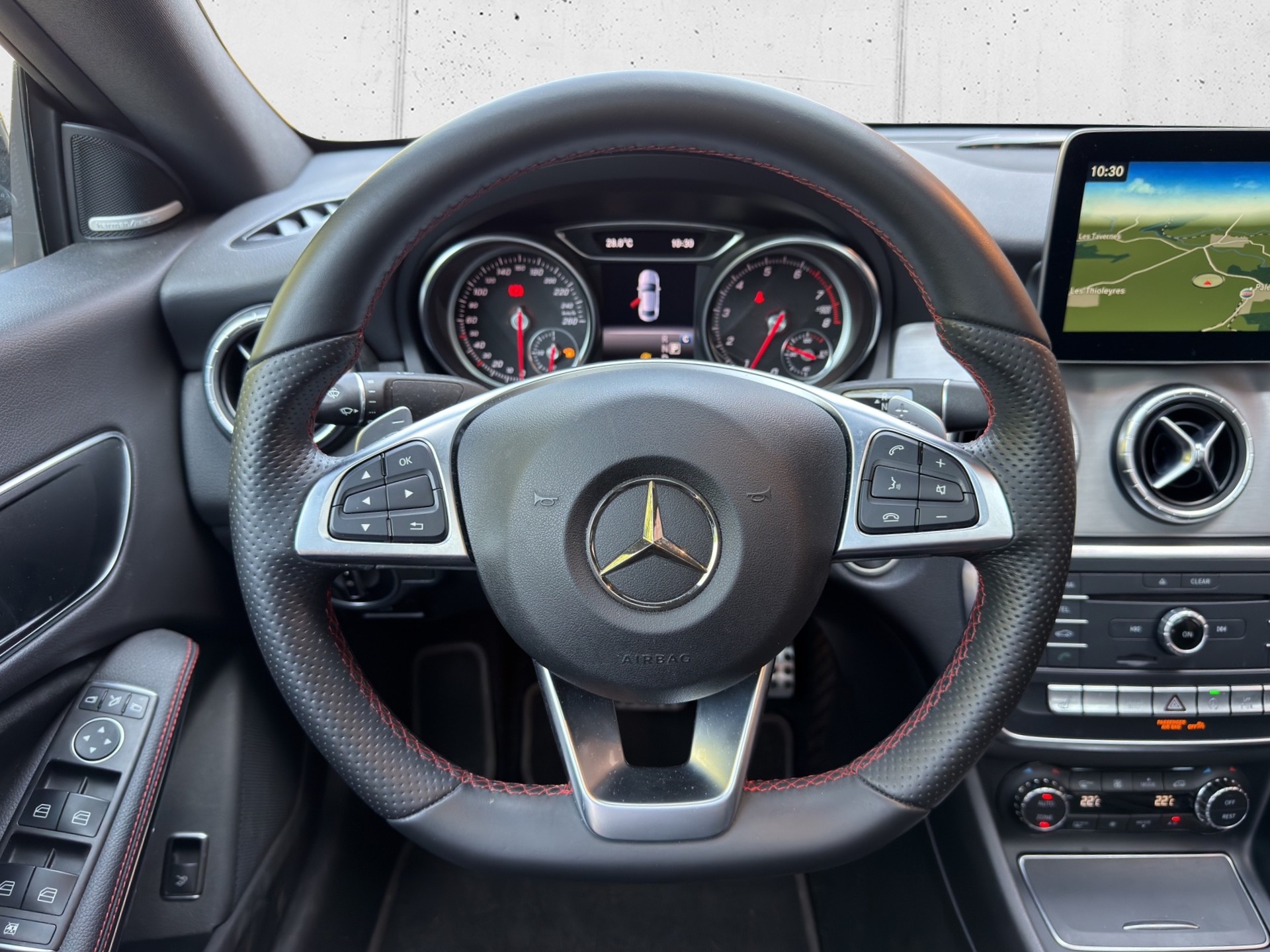 MERCEDES-BENZ CLA 220 AMG Line 4Matic 7G-DCT-image-14