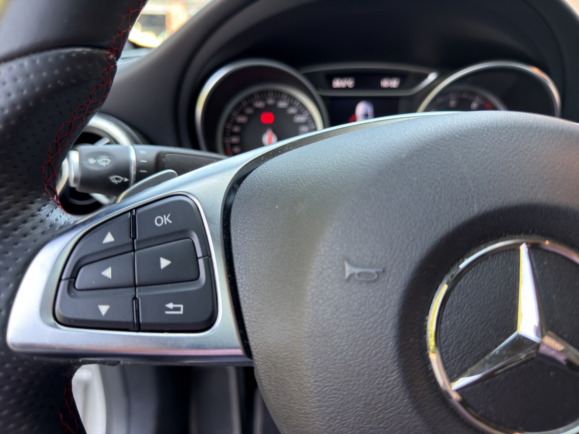 MERCEDES-BENZ CLA 220 AMG Line 4Matic 7G-DCT-image-16