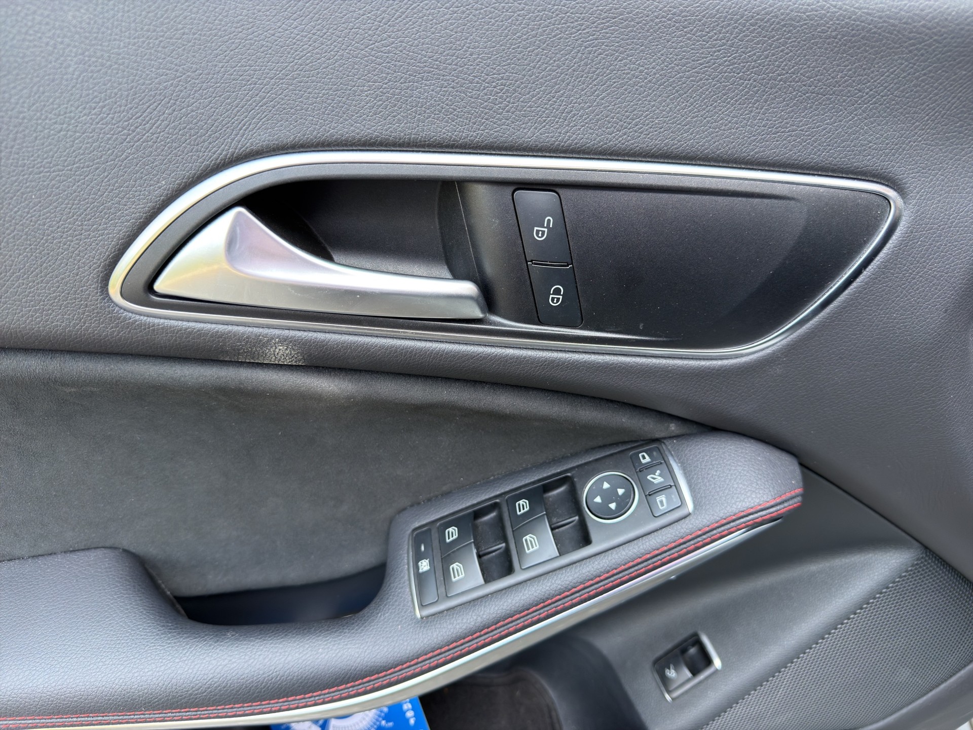 MERCEDES-BENZ CLA 220 AMG Line 4Matic 7G-DCT-image-26
