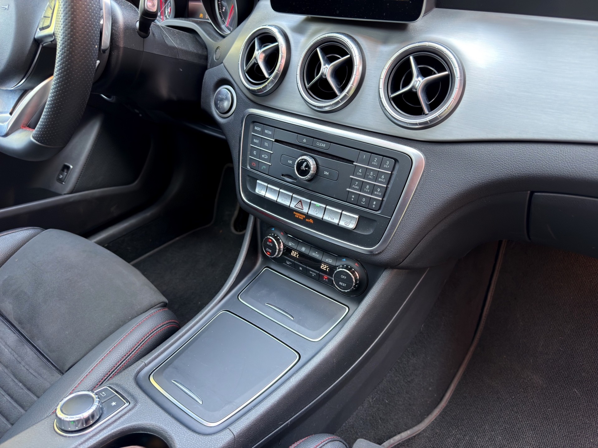 MERCEDES-BENZ CLA 220 AMG Line 4Matic 7G-DCT-image-23