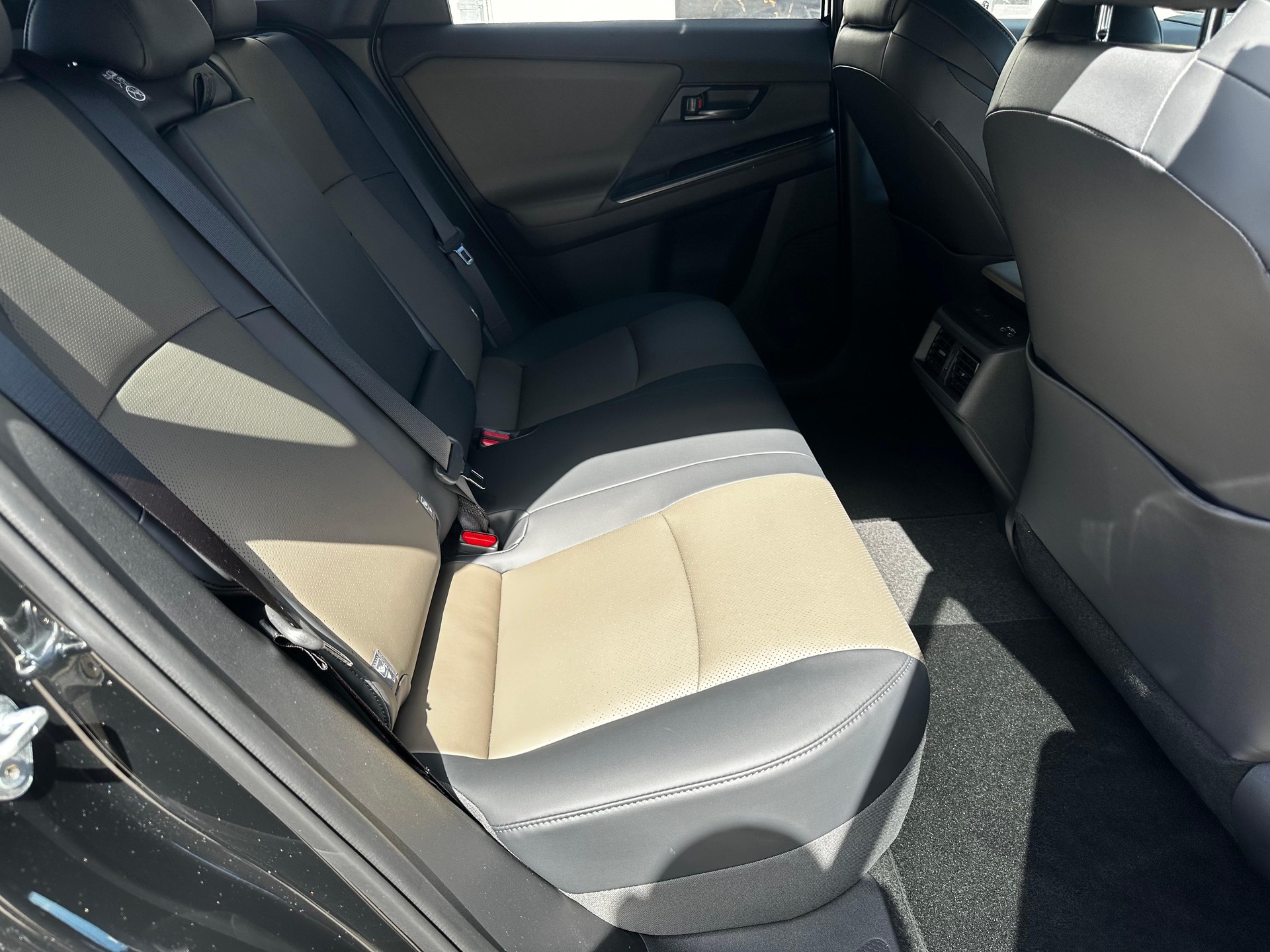 TOYOTA bZ4X Touring Premium AWD-image-11