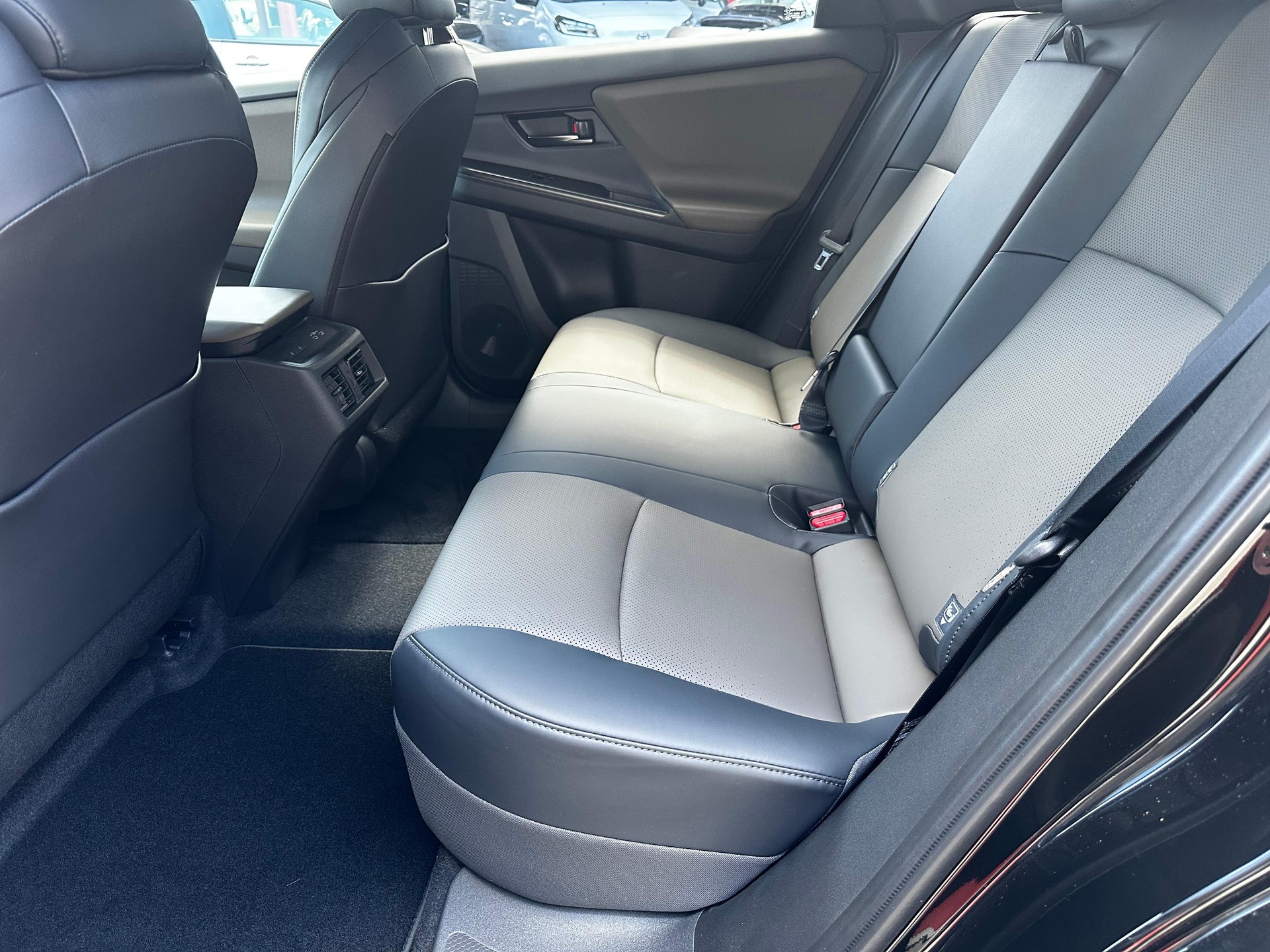 TOYOTA bZ4X Touring Premium AWD-image-10