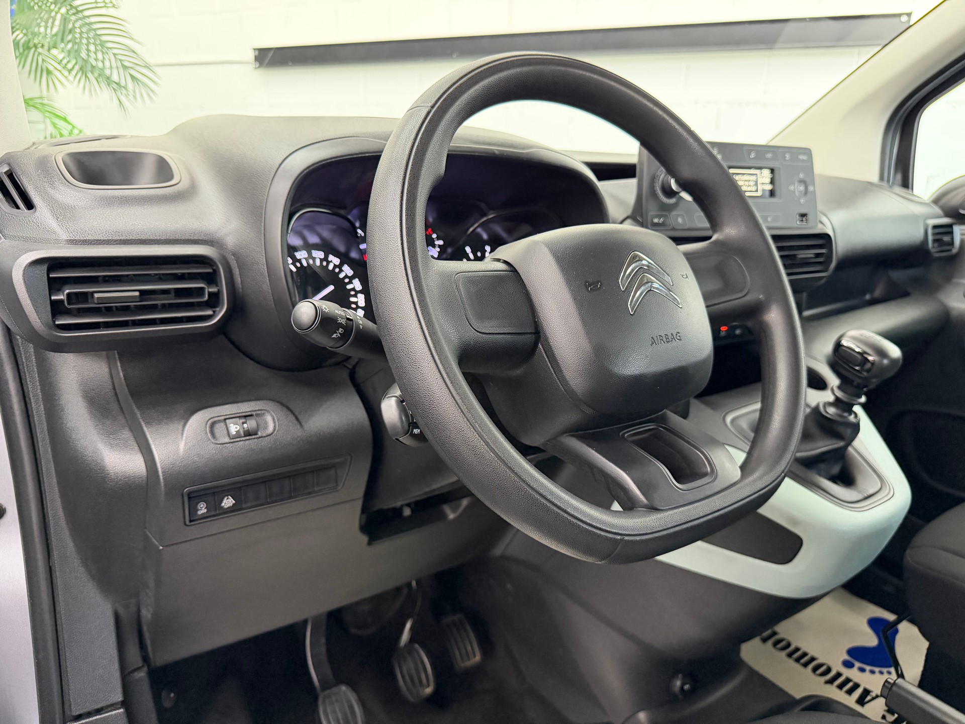 CITROEN Berlingo 1.2i PureTech Feel⭐️-image-9