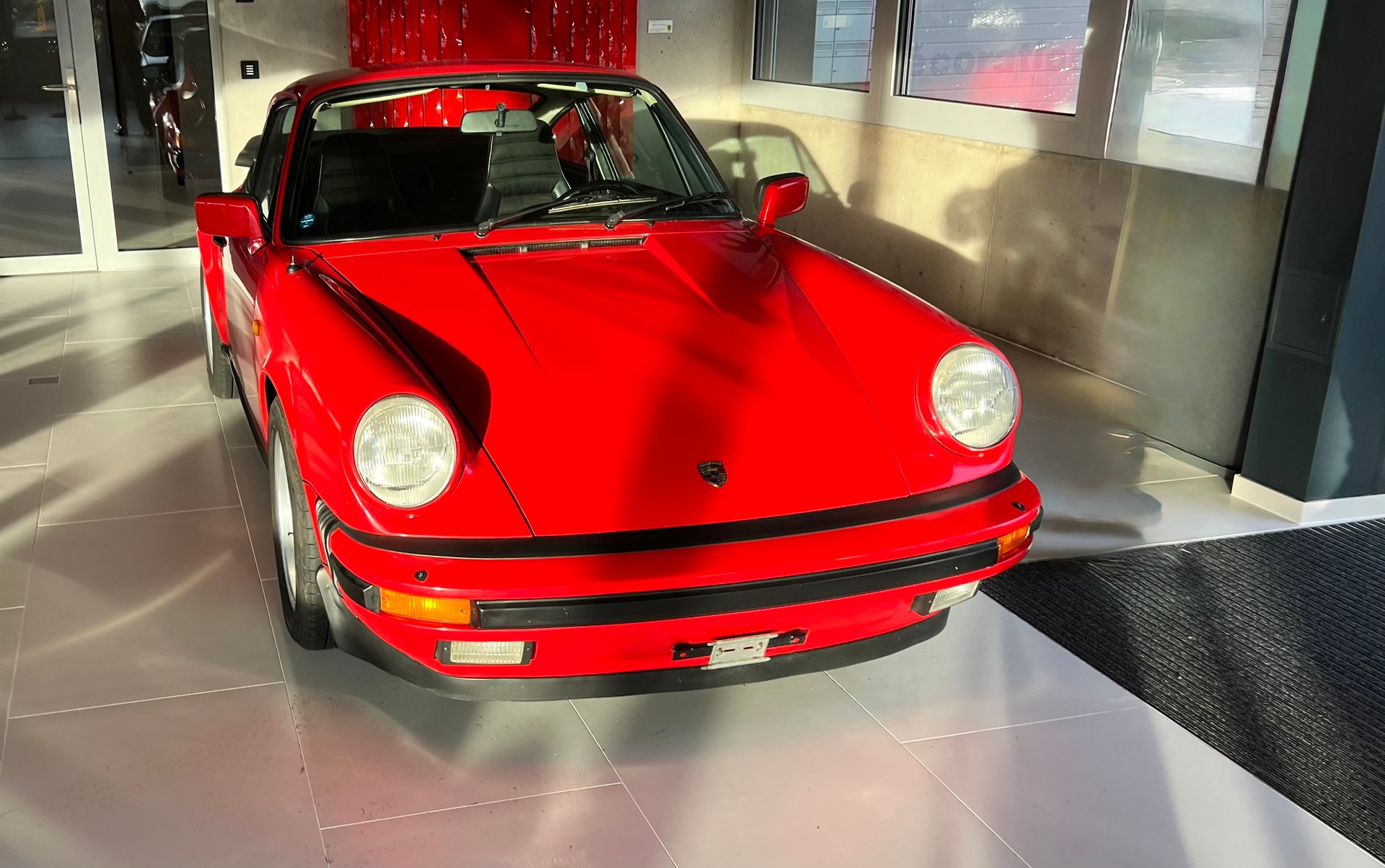 PORSCHE 911 Carrera-image-1