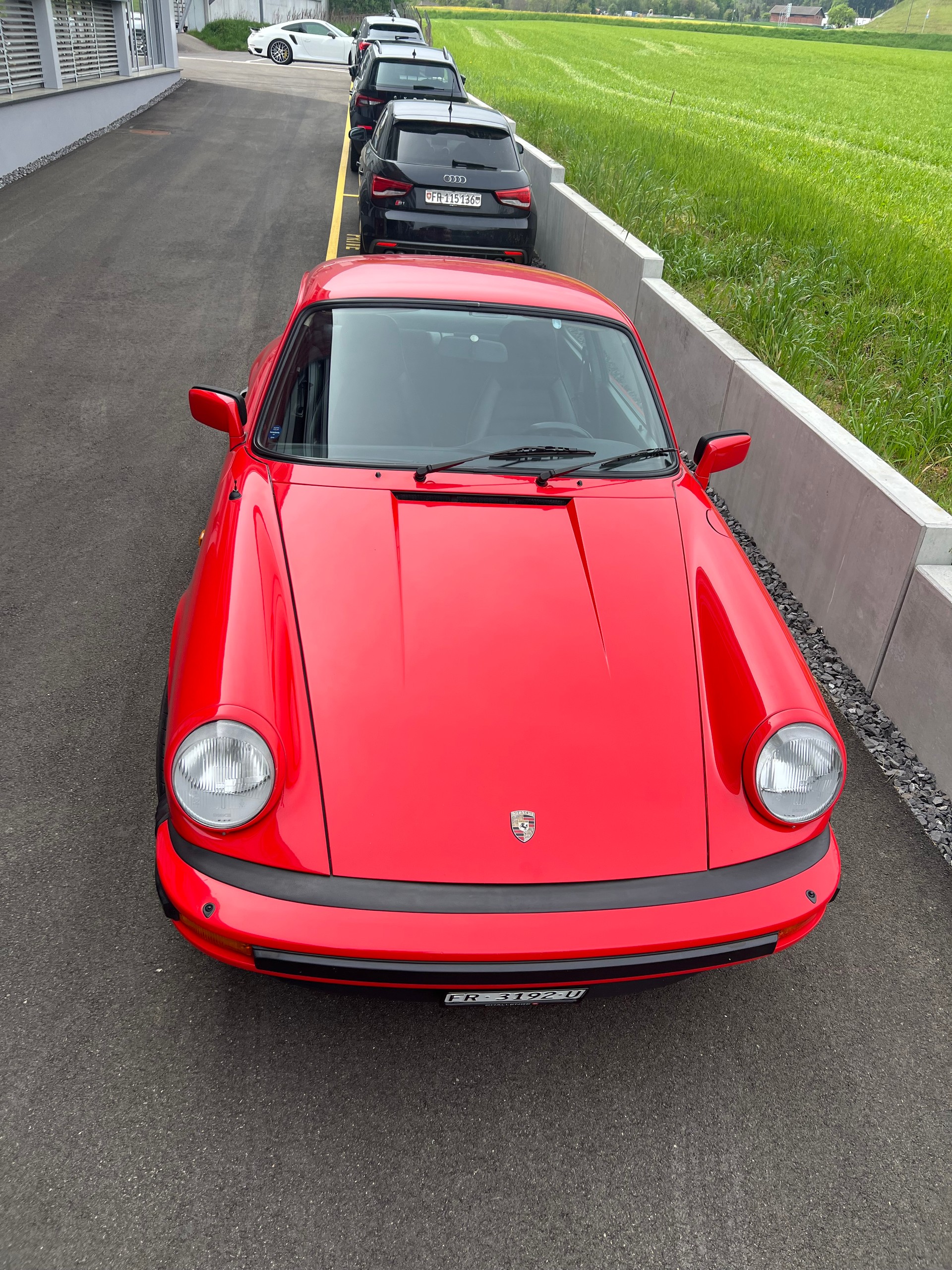 PORSCHE 911 Carrera-image-6