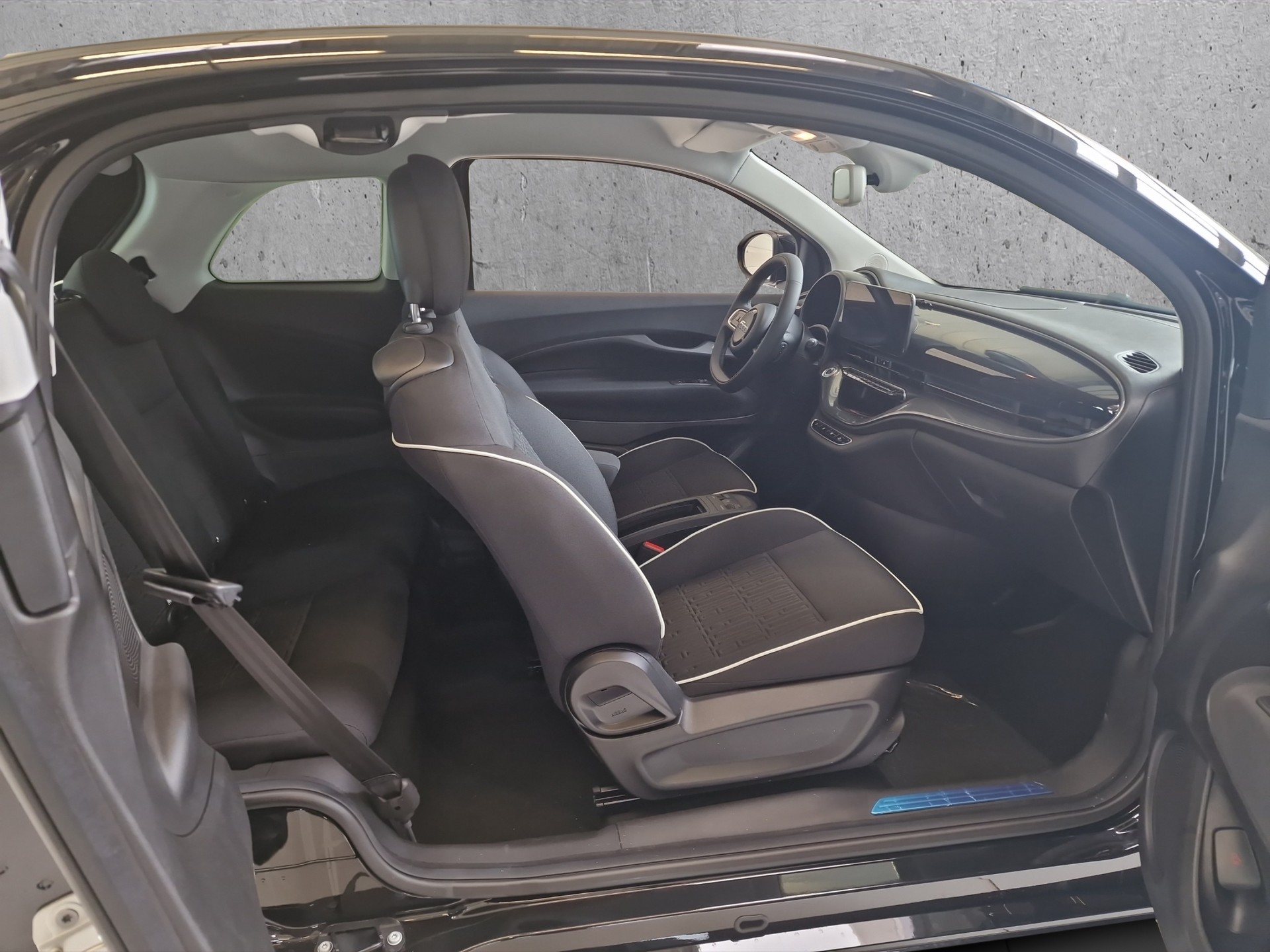FIAT 500e Swiss Edition 3+1-image-8