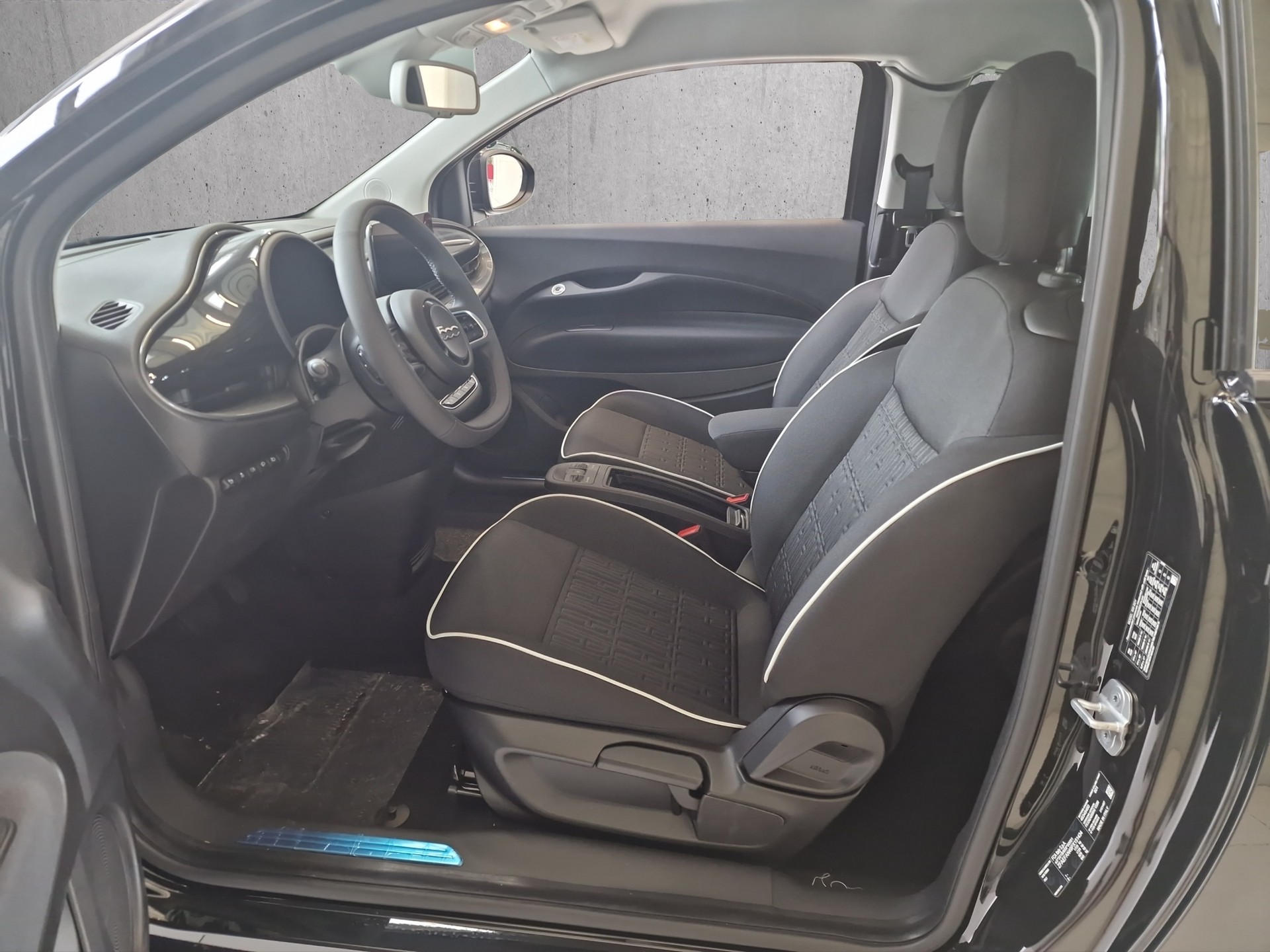 FIAT 500e Swiss Edition 3+1-image-5