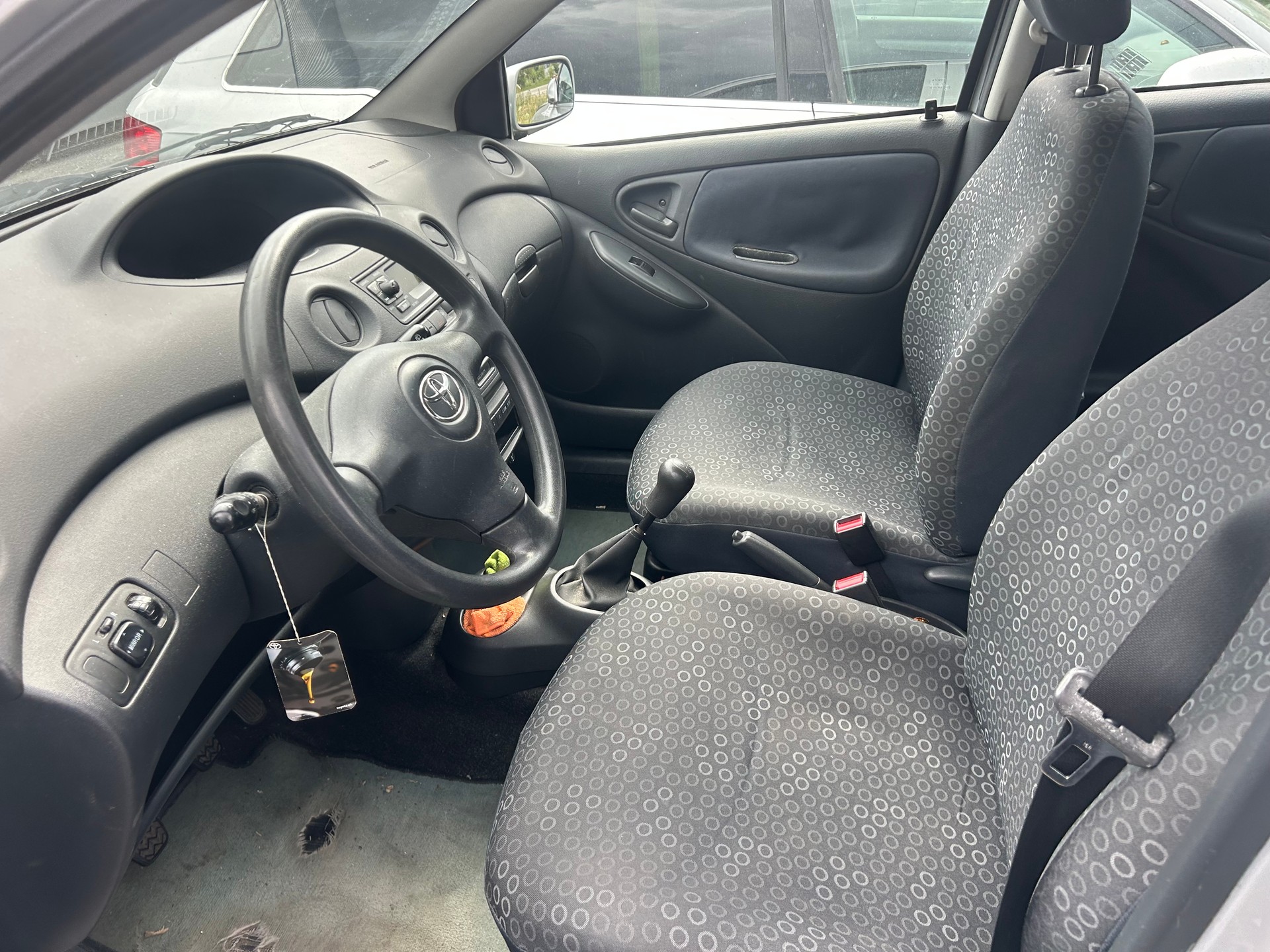 TOYOTA Yaris 1.3 Linea Luna-image-5