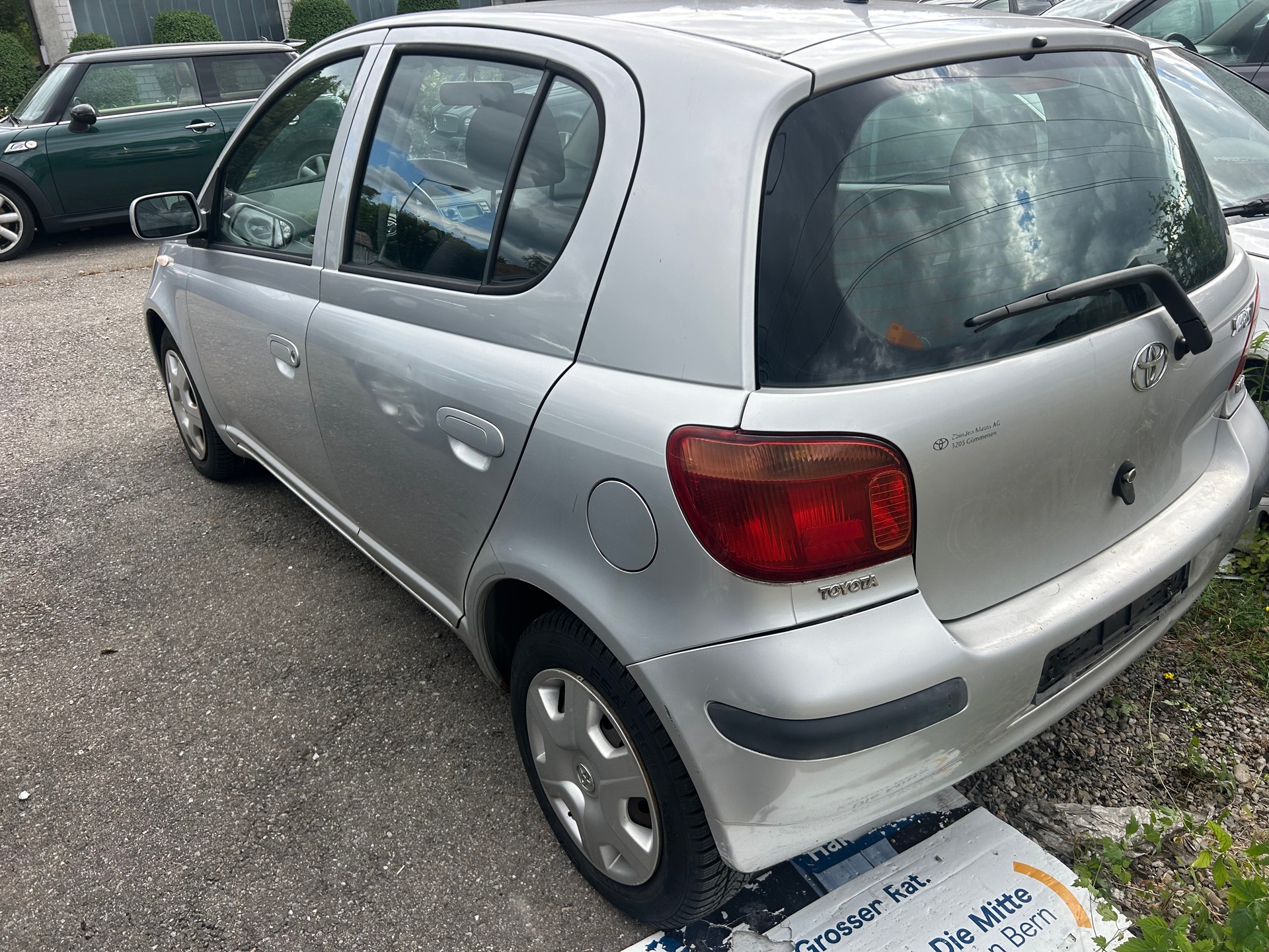TOYOTA Yaris 1.3 Linea Luna-image-3