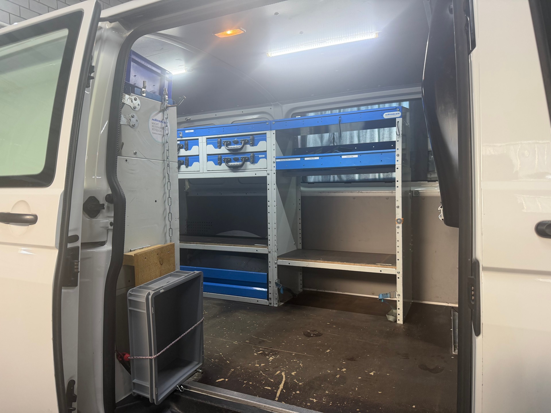 VW T6 2.0 TDI 4Motion ( ( Mit AHK / Sortimo Regale )-image-15