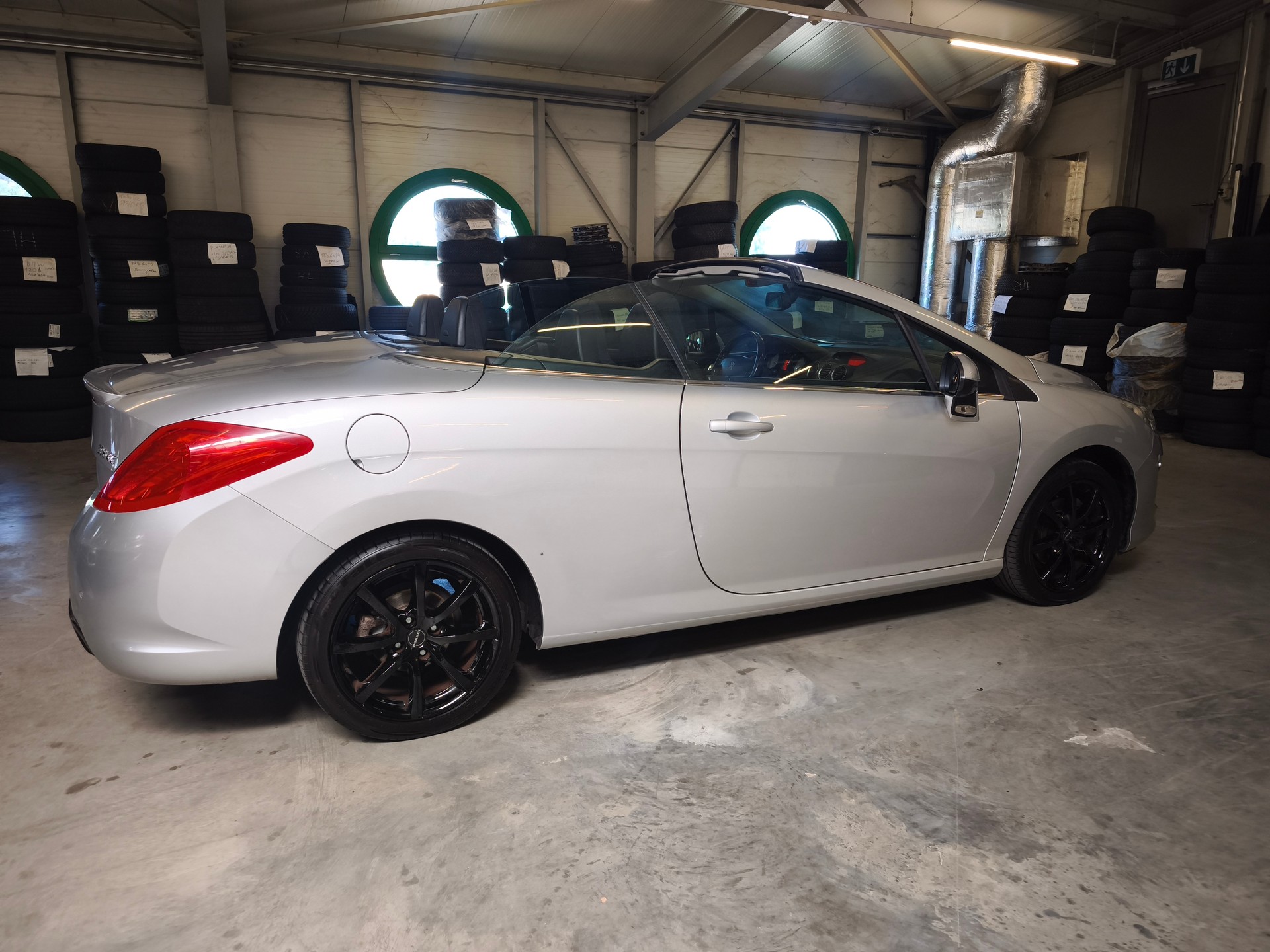 PEUGEOT 308 CC 1.6 16V VTi Sport-image-11