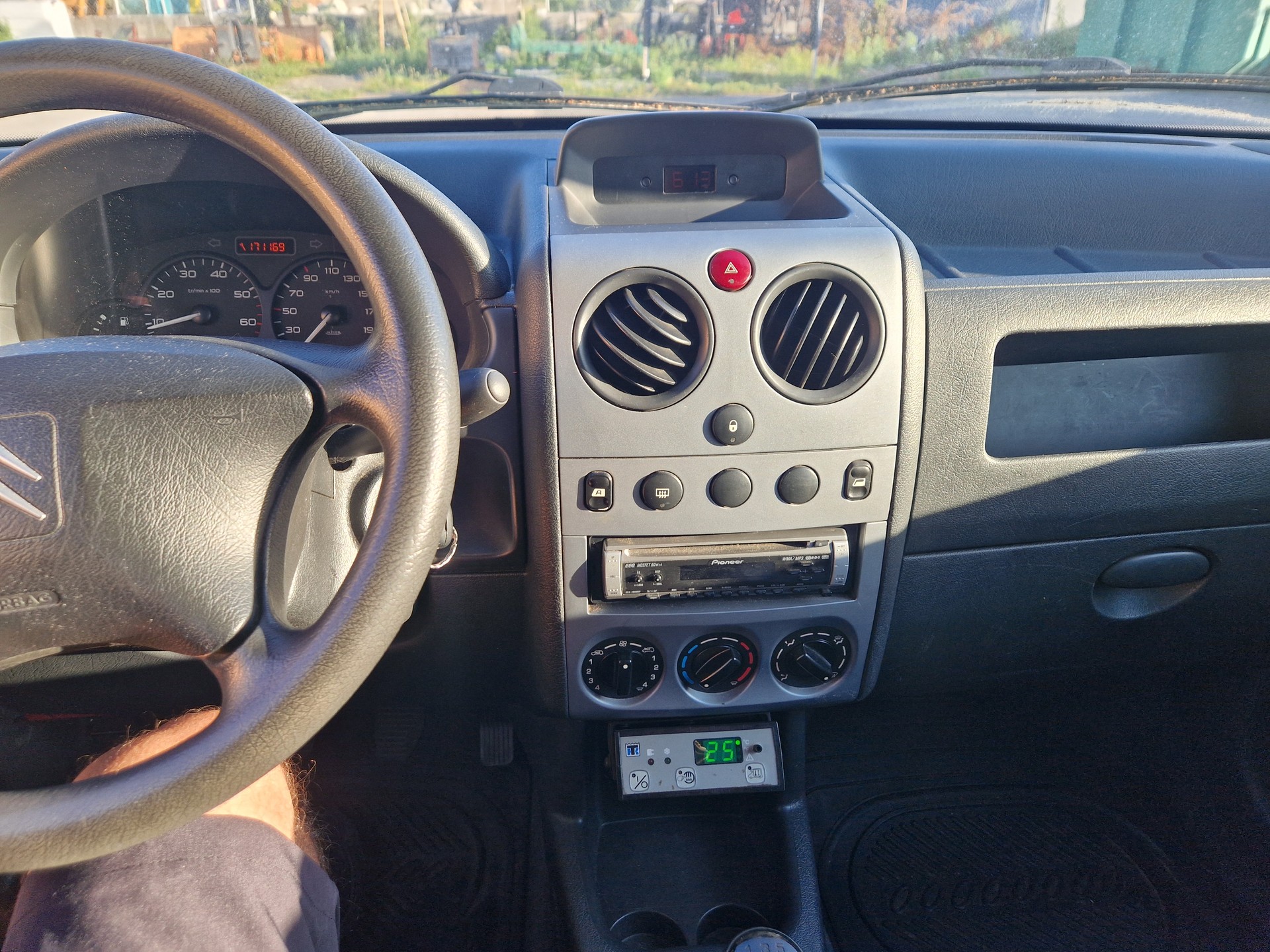 CITROEN Berlingo 2.0 HDi 800-image-10