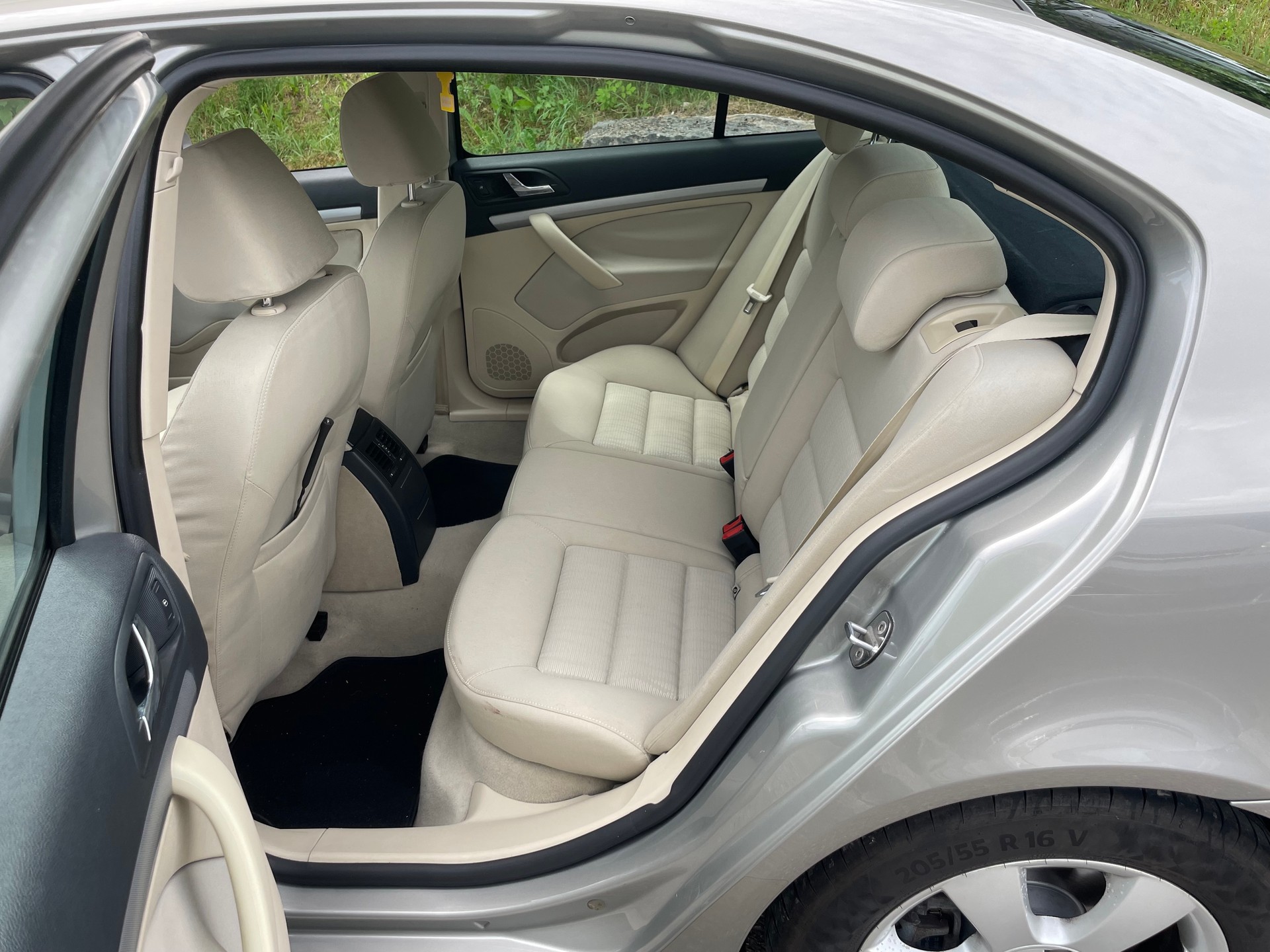 SKODA Octavia 1.8 TSI Elegance-image-10