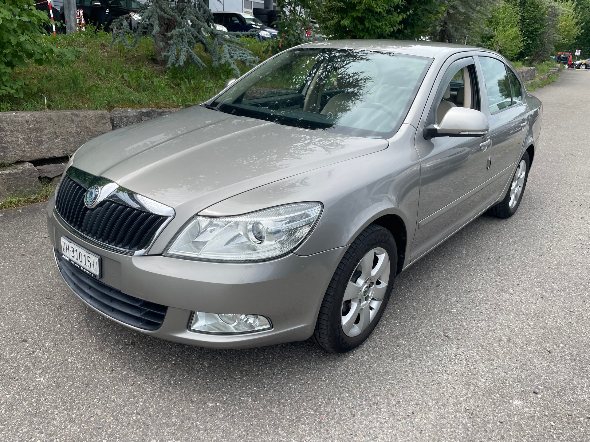 SKODA Octavia 1.8 TSI Elegance-image-1