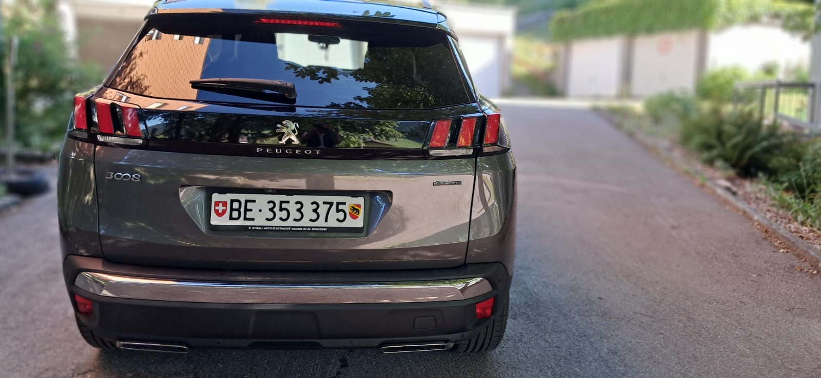 PEUGEOT 1.2 PureTech GT Line-image-5